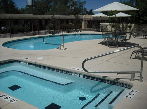 El Pueblo Lodge photo 2