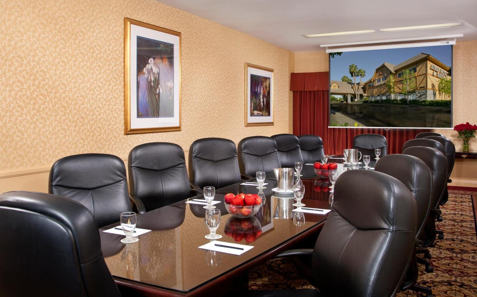 Azure Hotel&Suites Ontario Trademark Collection by Wyndham photo 61