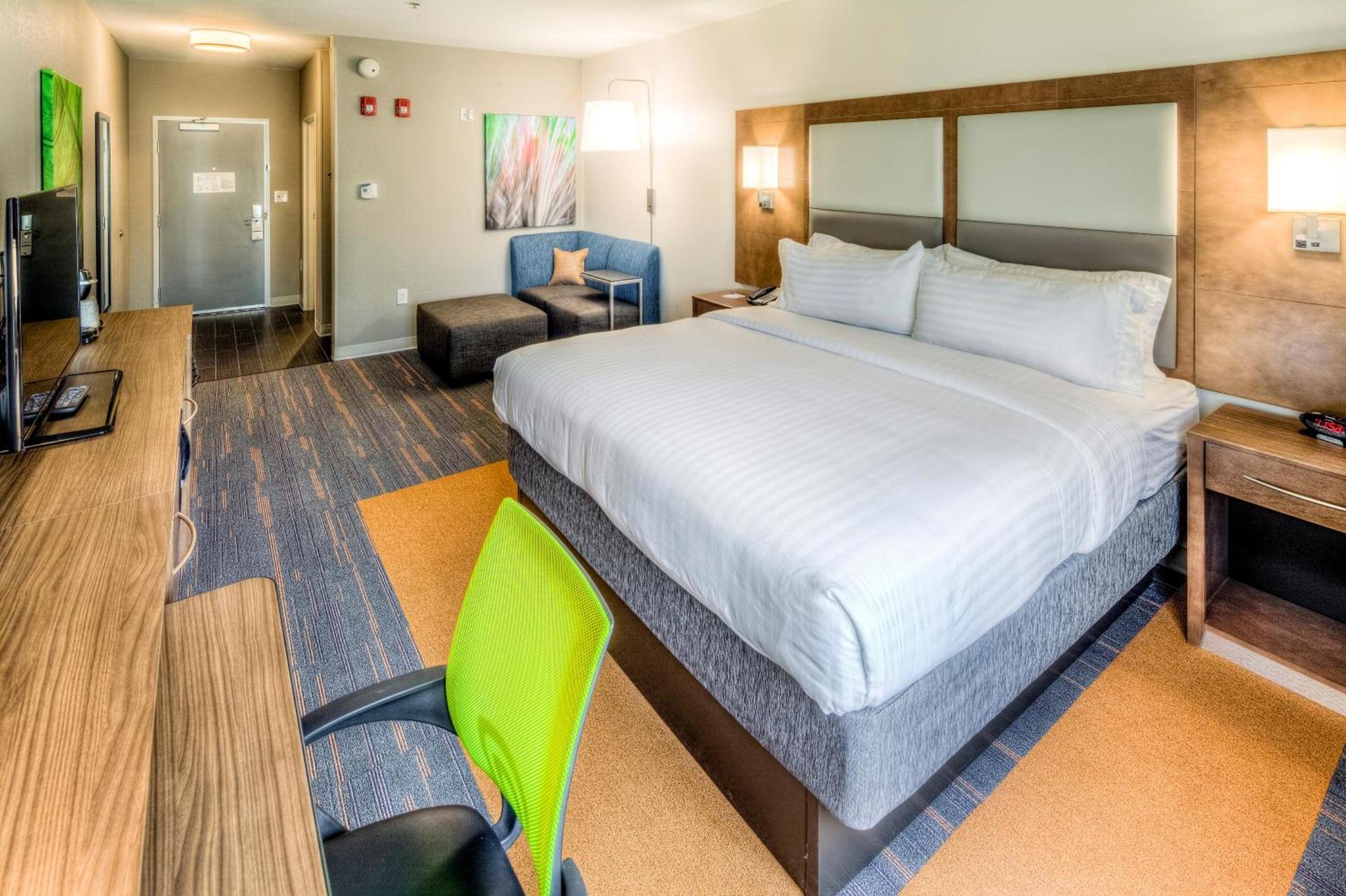 Holiday Inn Express & Suites Cleveland/Westlake by IHG photo 2