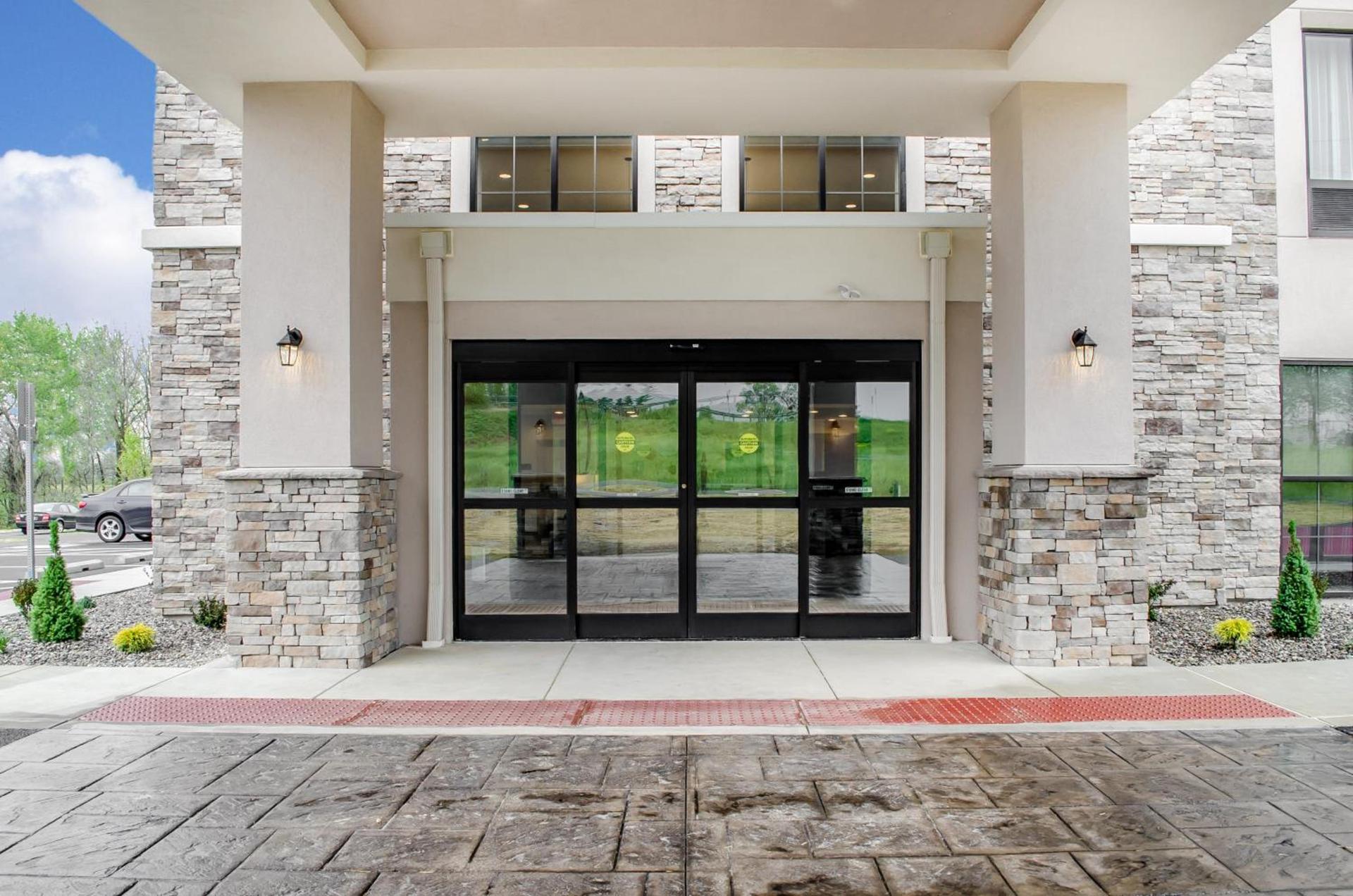 Comfort Suites Manheim - Lancaster photo 62