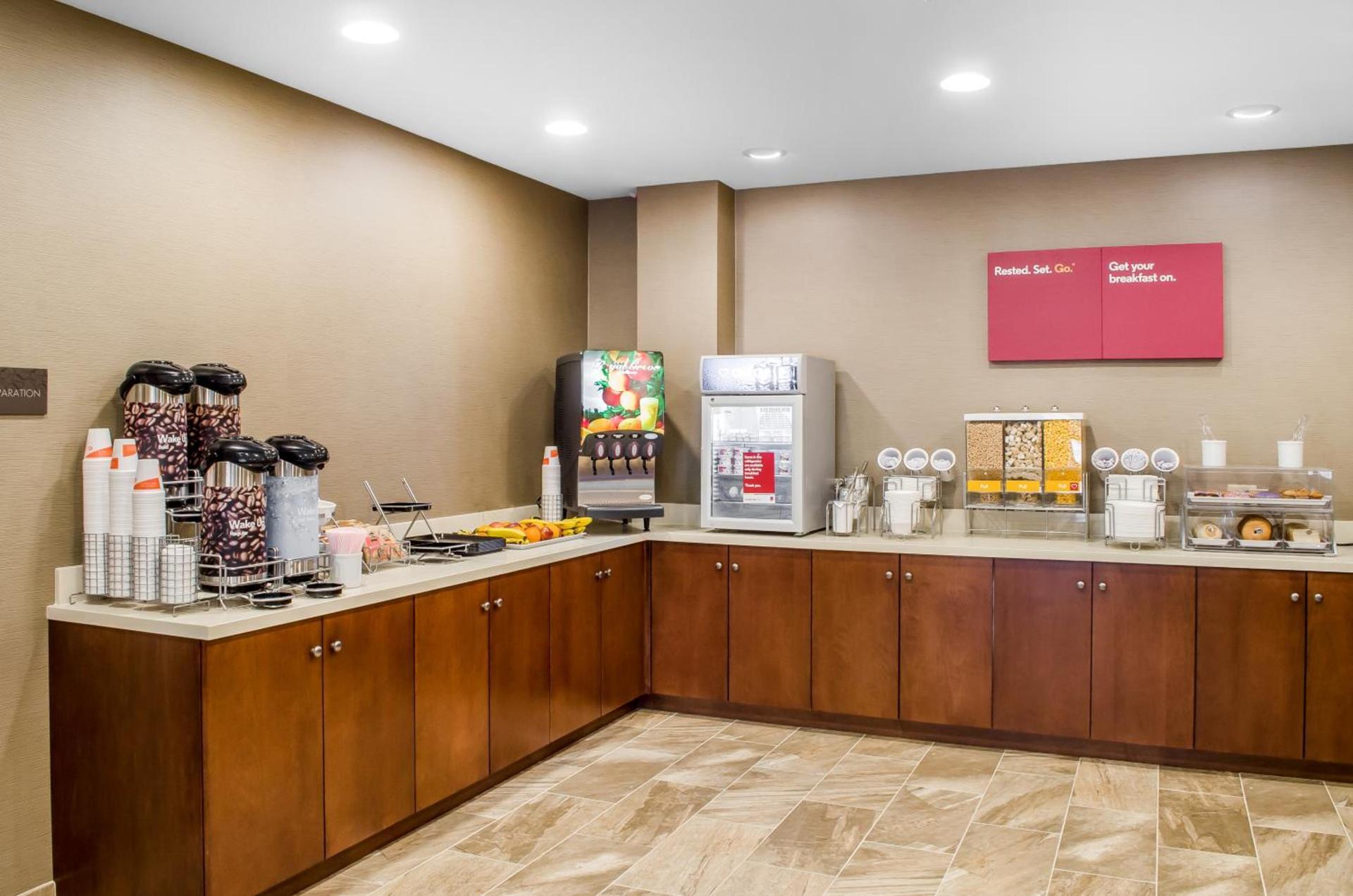 Comfort Suites Manheim - Lancaster photo 61
