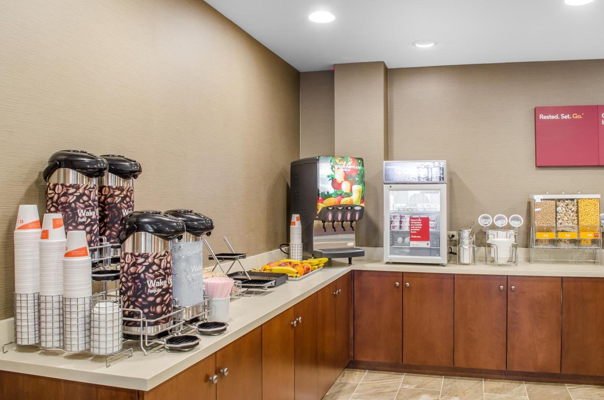 Comfort Suites Manheim - Lancaster photo 63