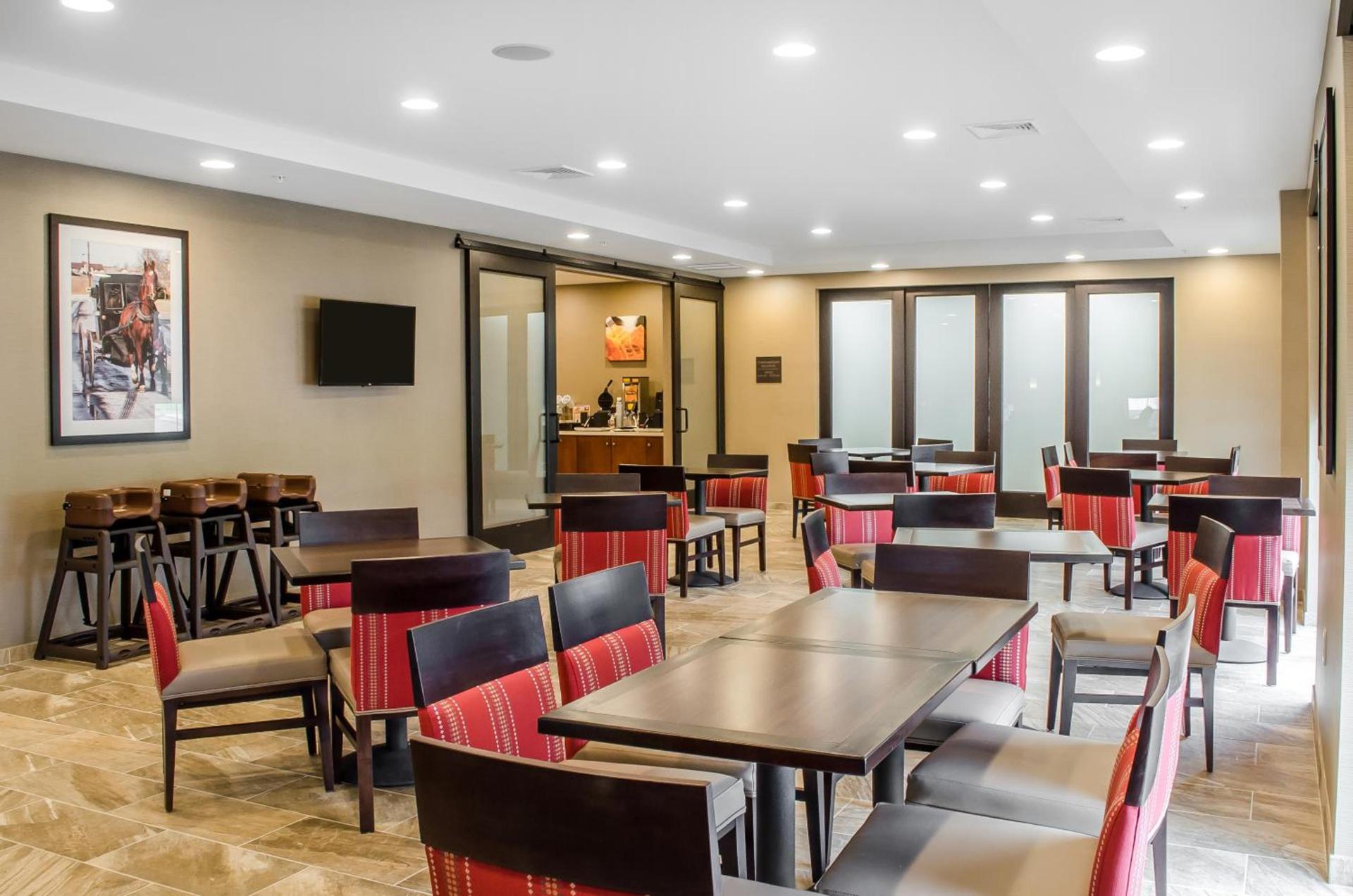Comfort Suites Manheim - Lancaster photo 64