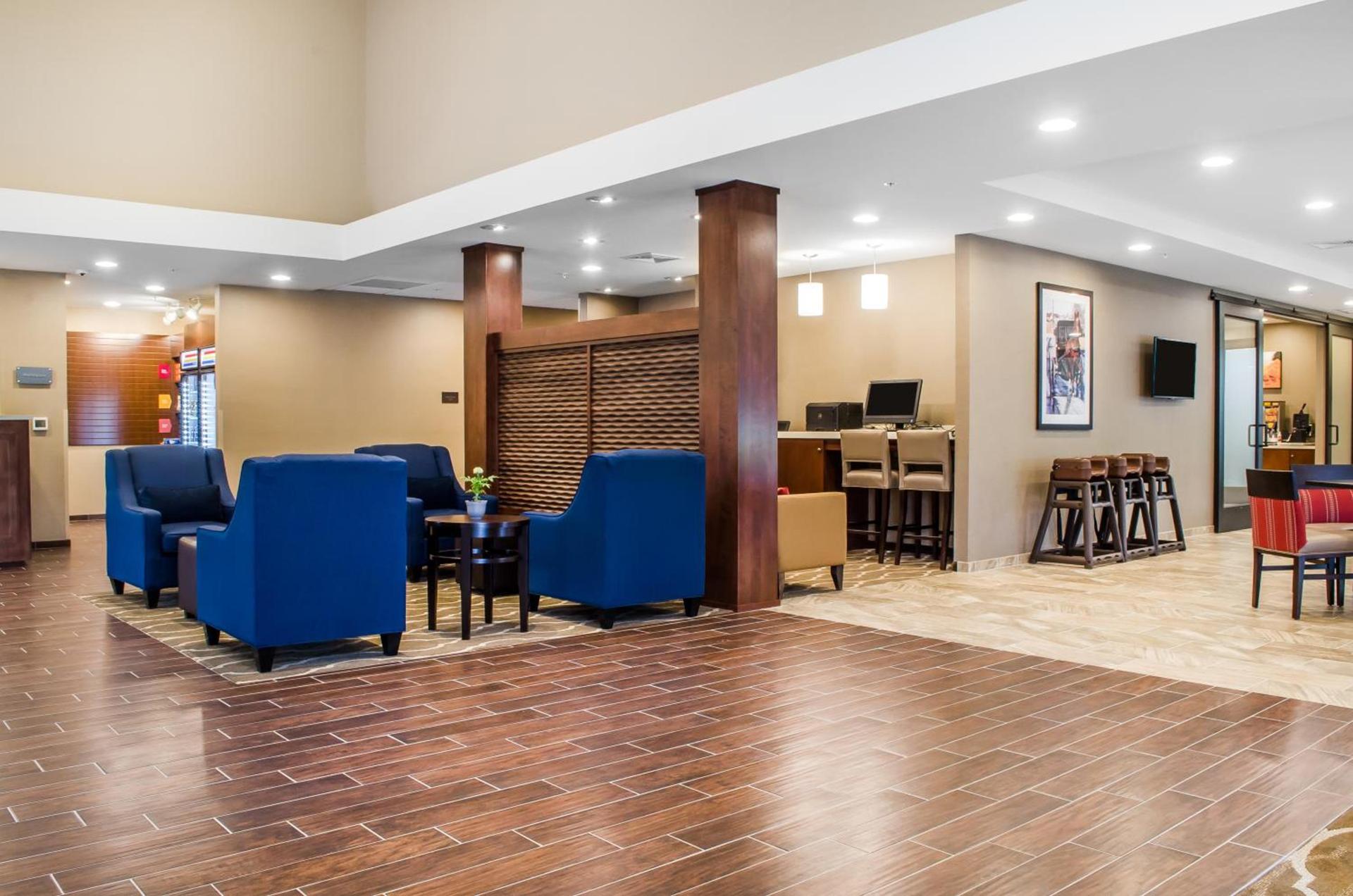 Comfort Suites Manheim - Lancaster photo 65