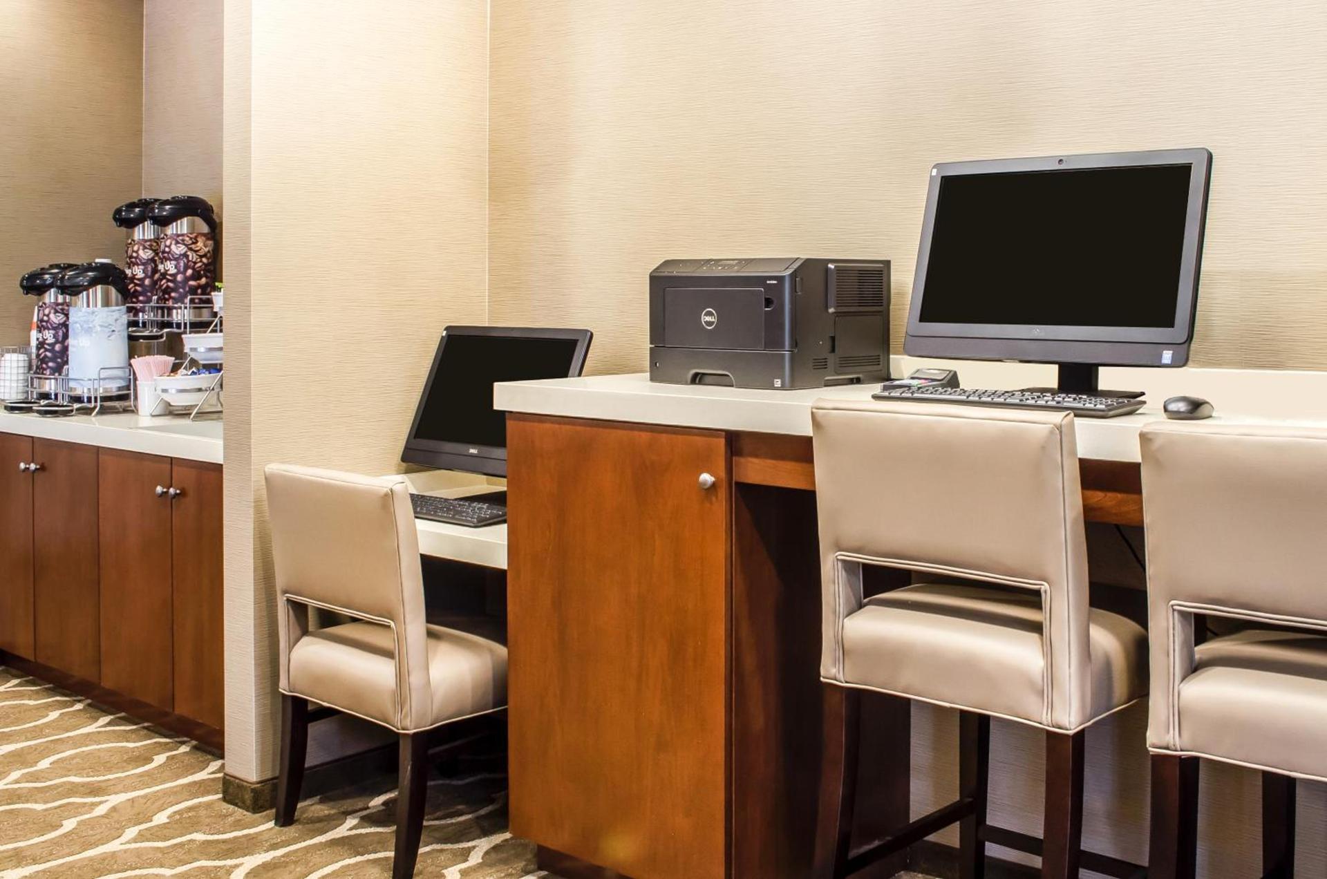 Comfort Suites Manheim - Lancaster photo 69