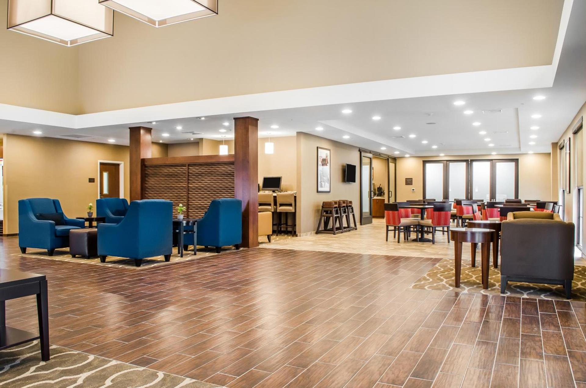 Comfort Suites Manheim - Lancaster photo 70