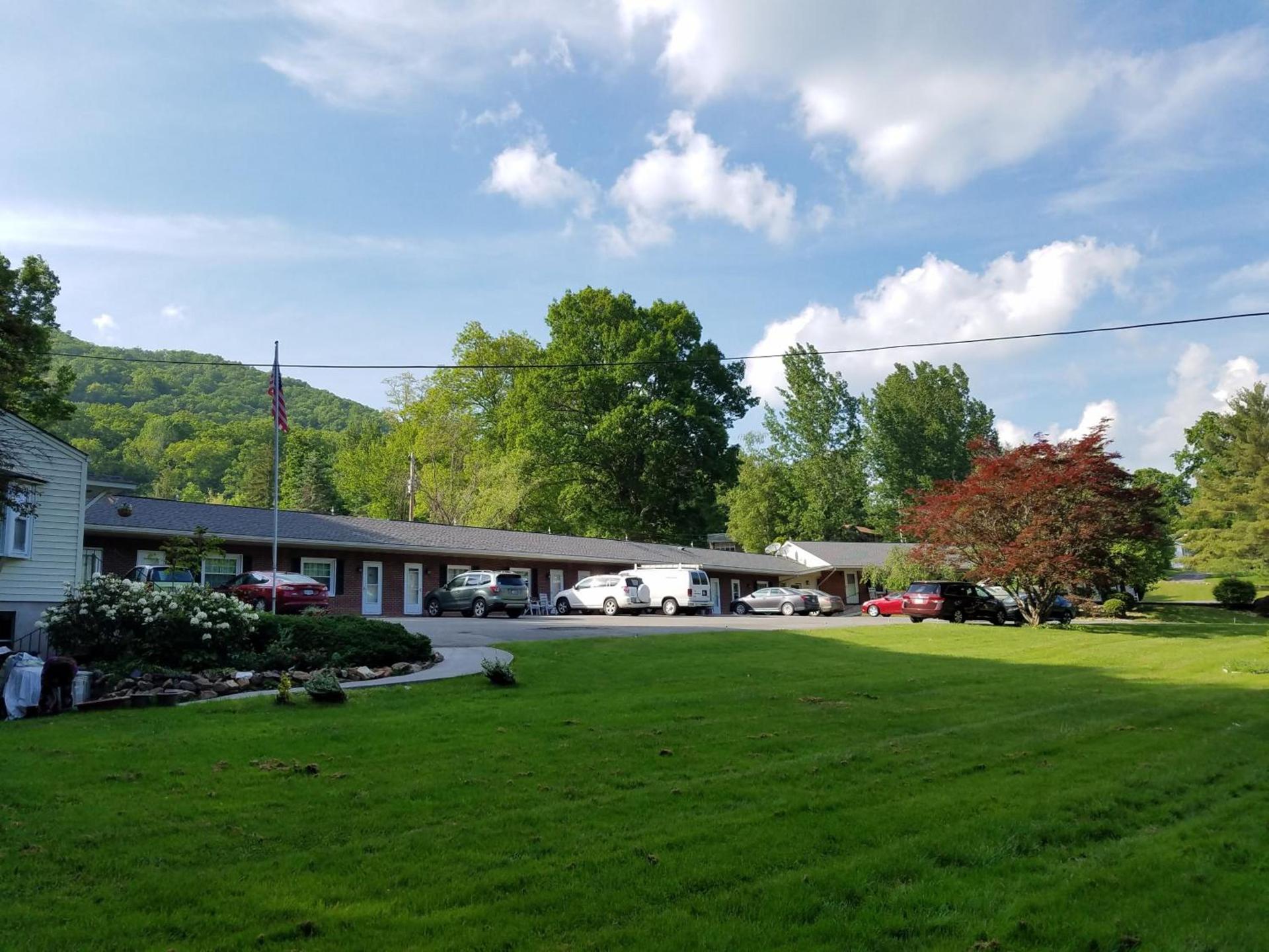 Roseloe Motel photo 87