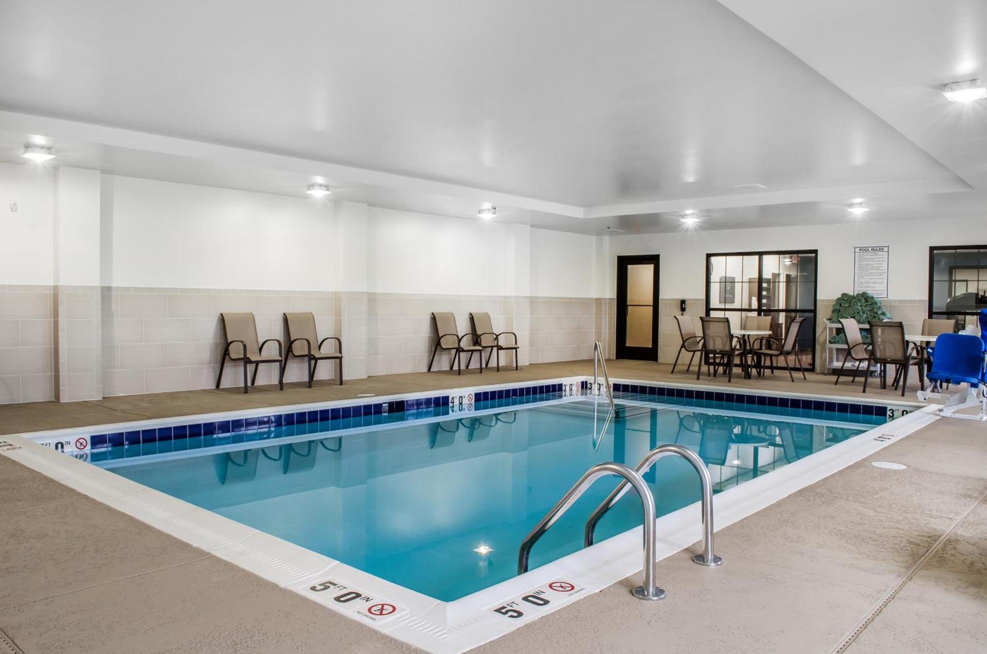 Comfort Suites Manheim - Lancaster photo 77