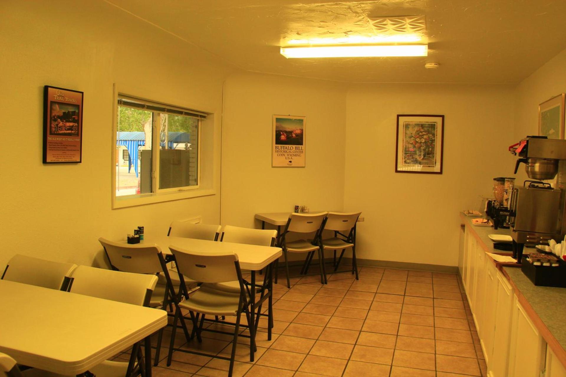 Sunrise Motor Inn photo 13