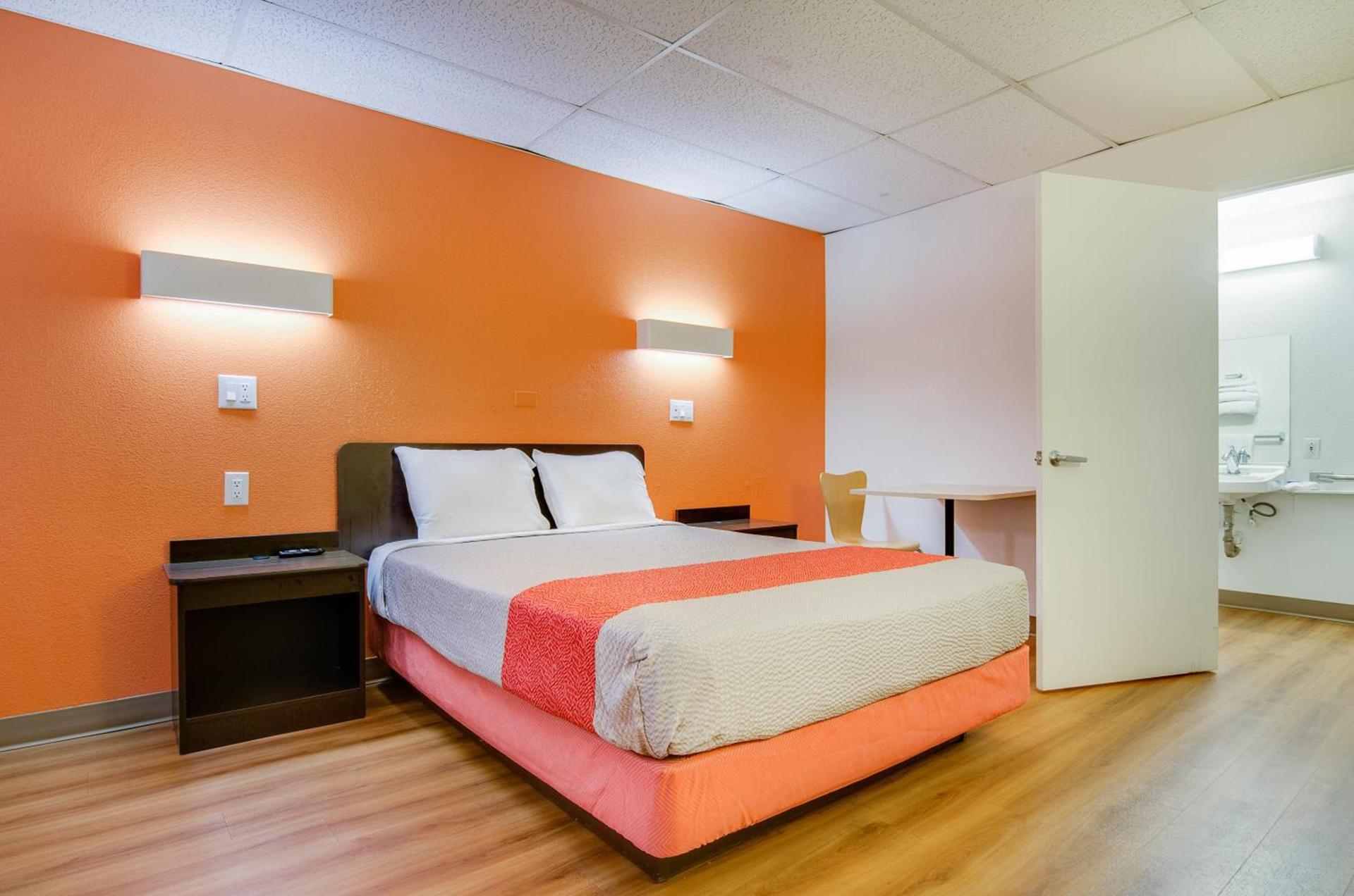 Motel 6-Salina, KS photo 51