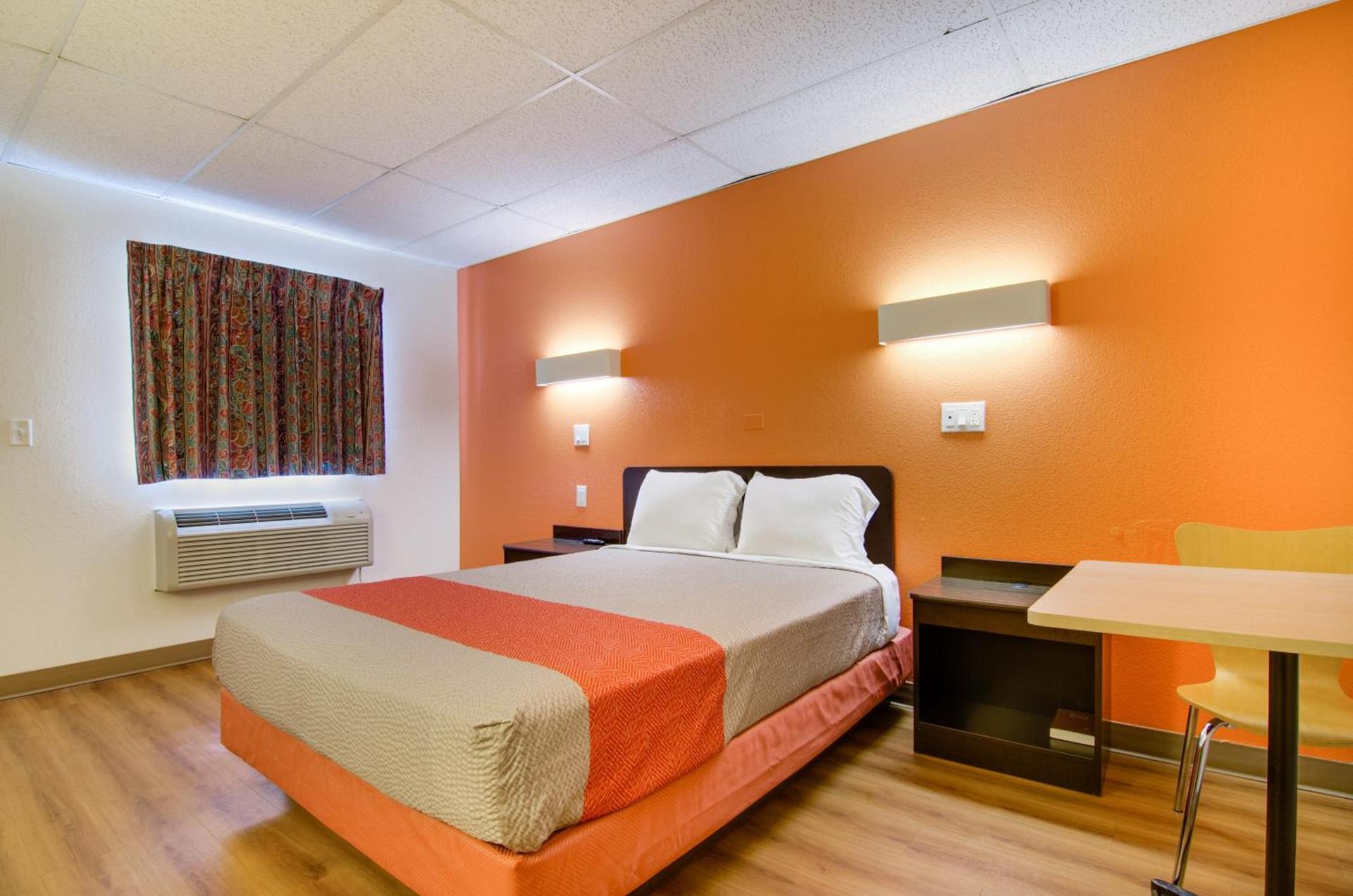 Motel 6-Salina, KS photo 56