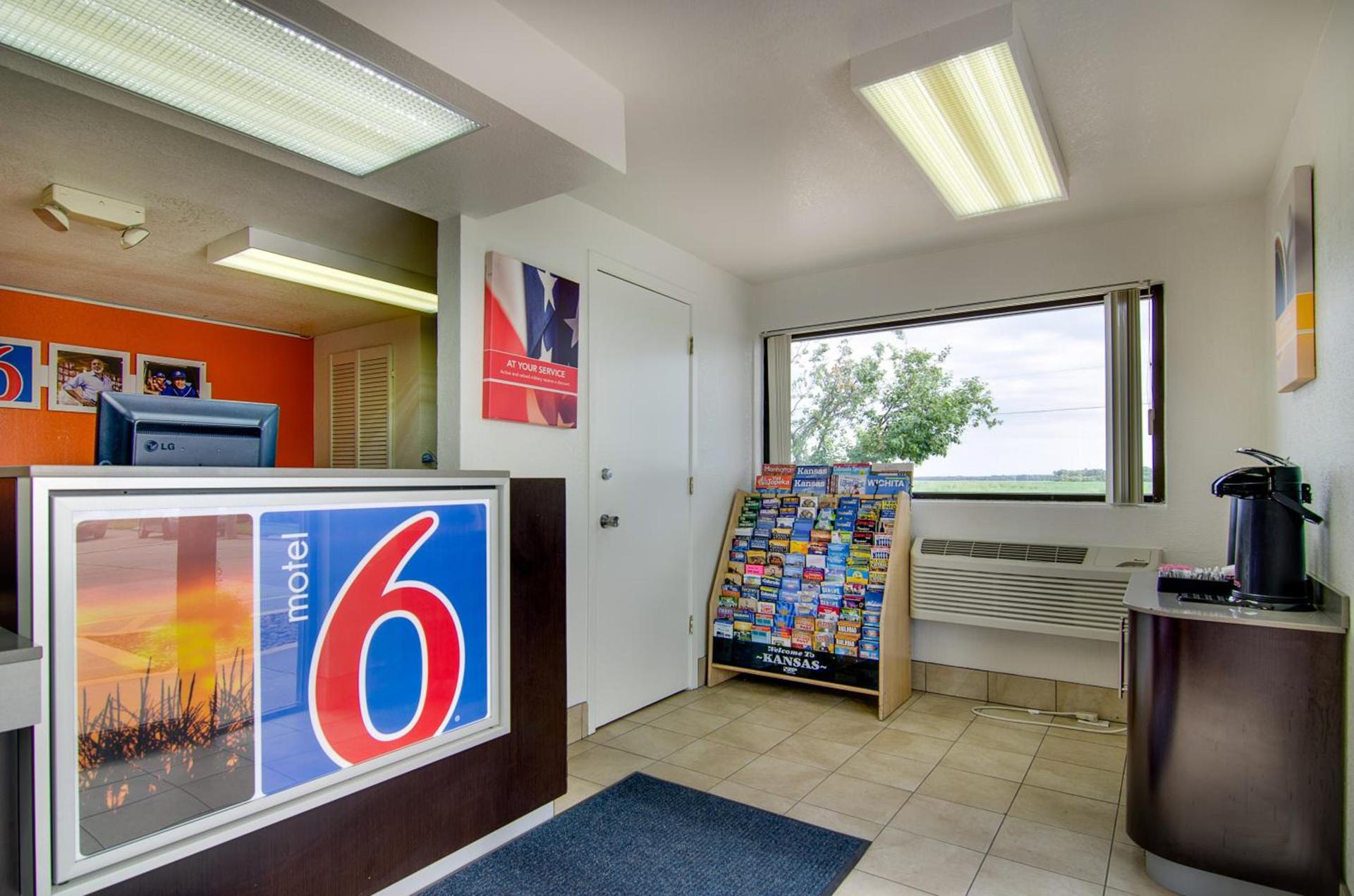 Motel 6-Salina, KS photo 42