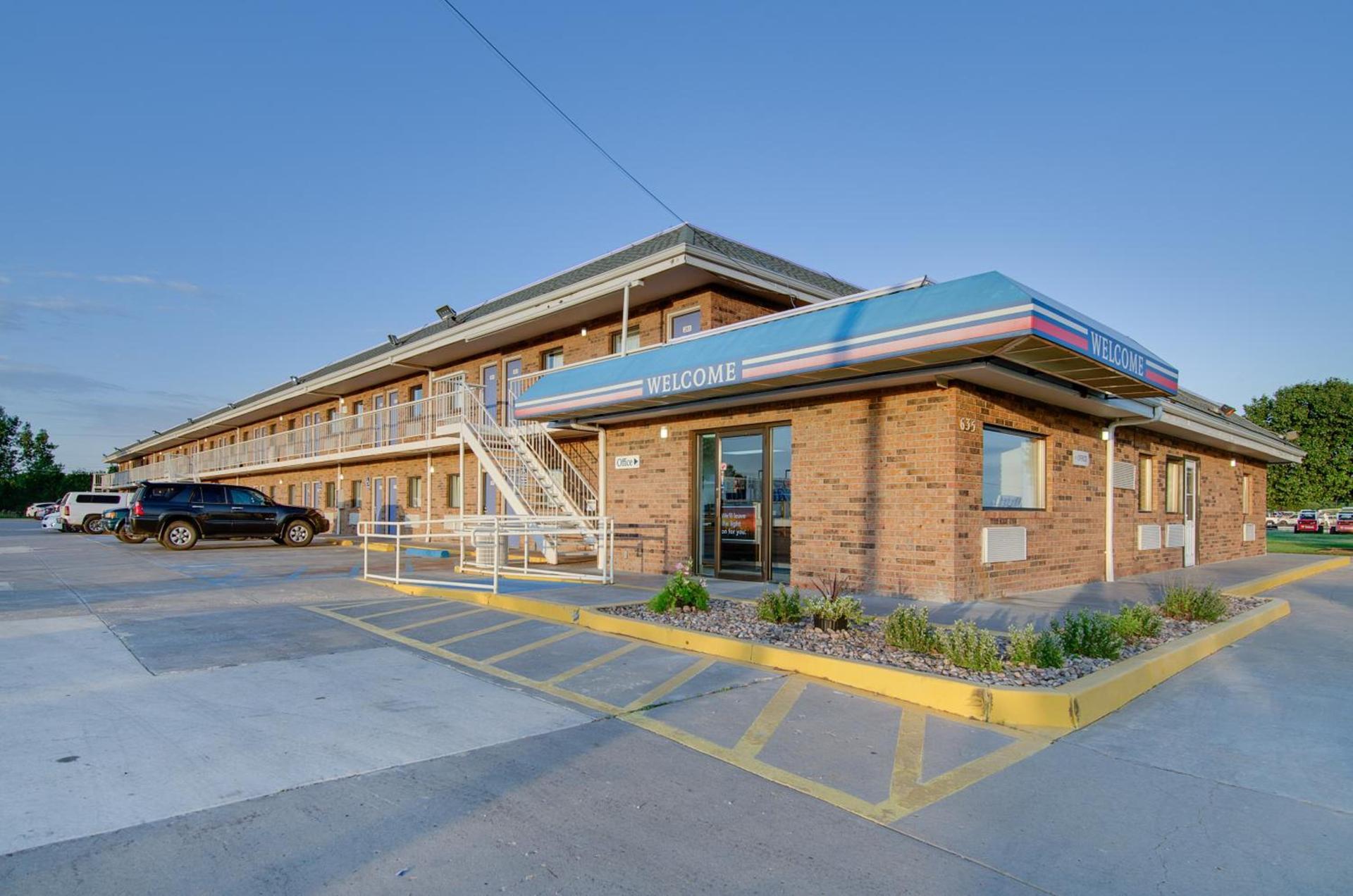 Motel 6-Salina, KS photo 40