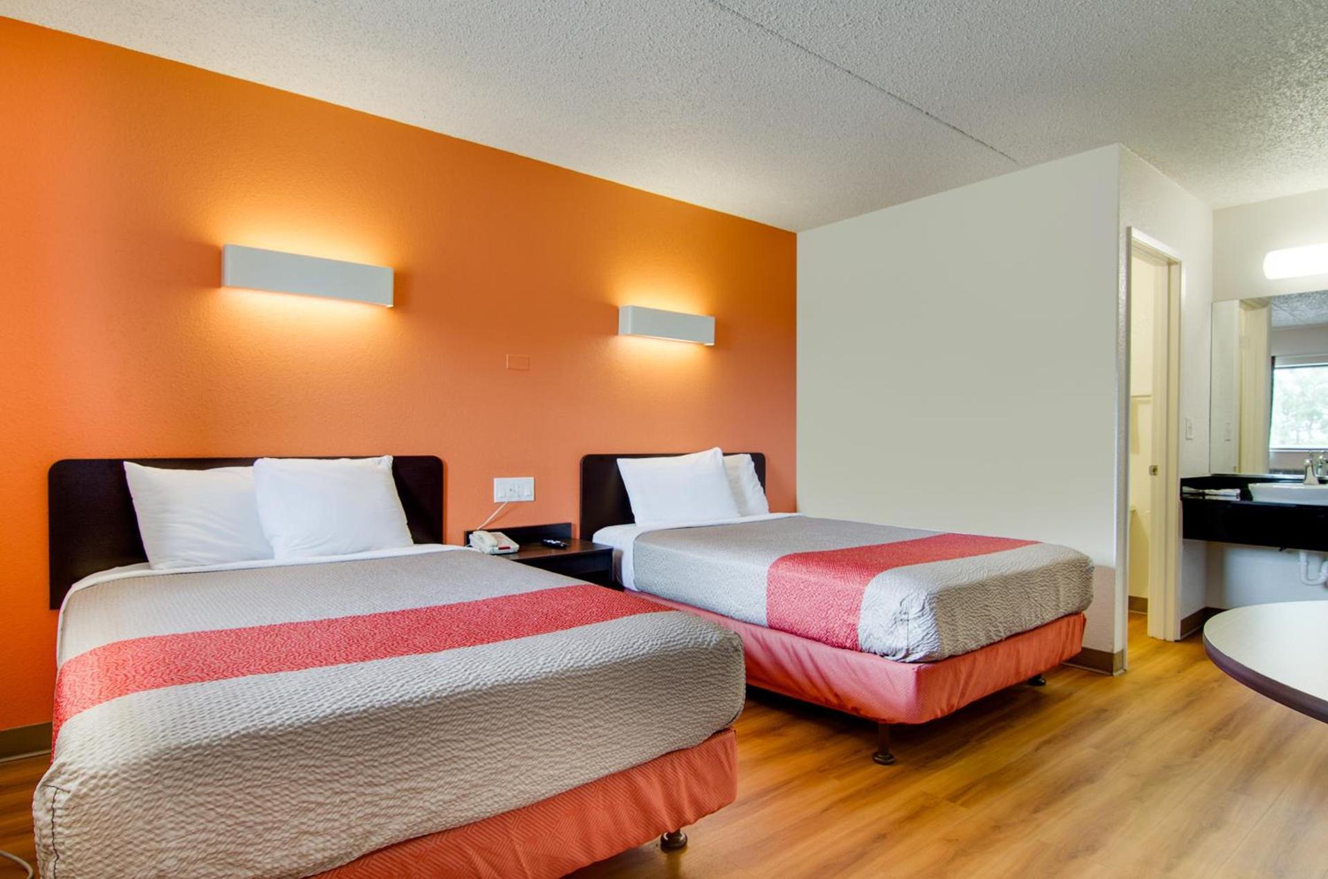 Motel 6-Salina, KS photo 61