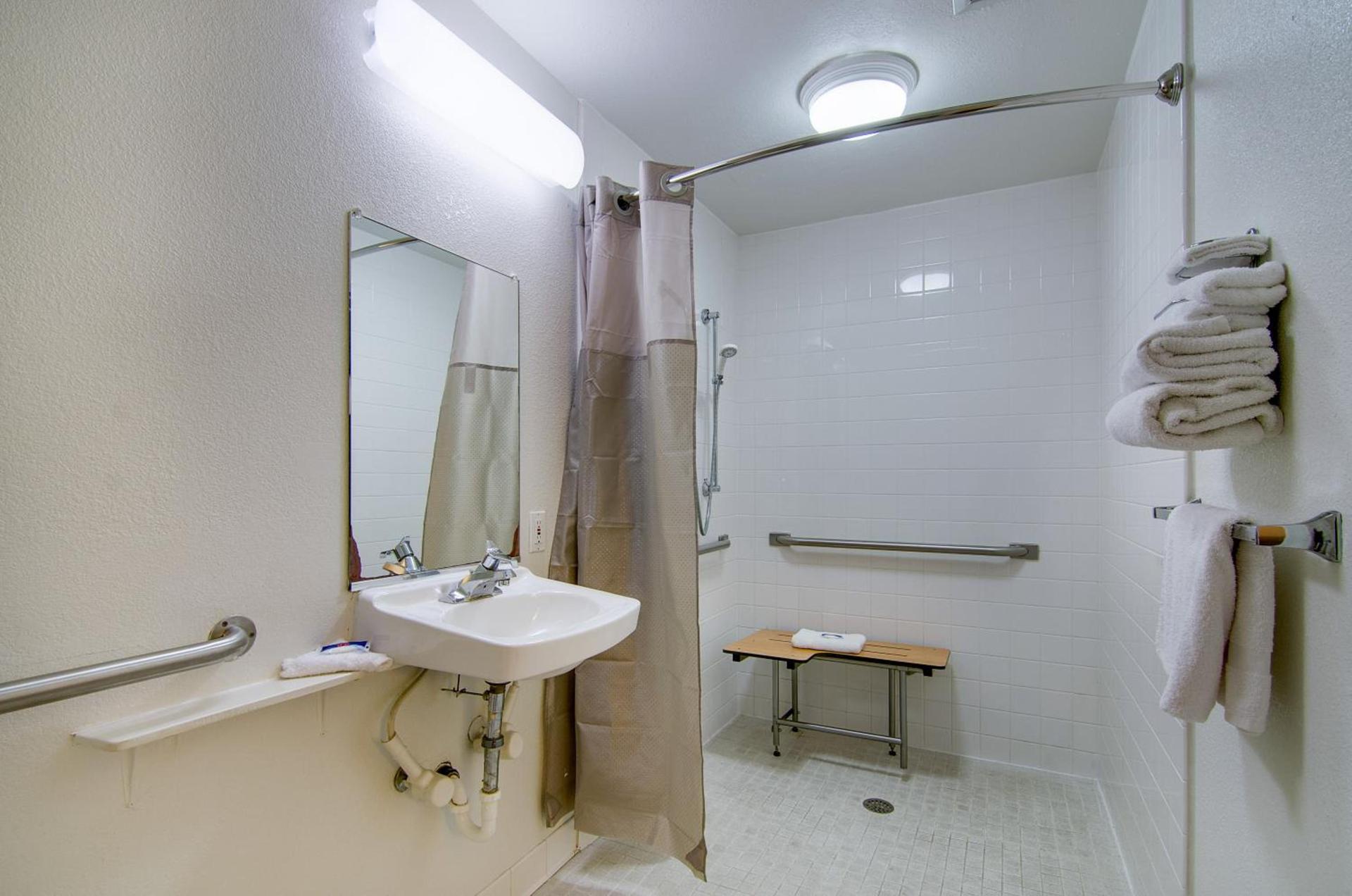 Motel 6-Salina, KS photo 67
