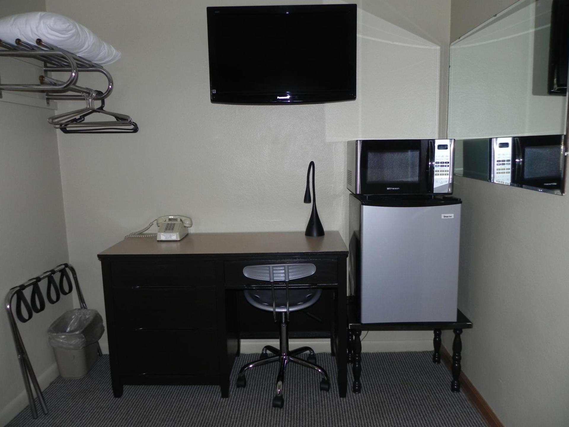 The Triangle Motel photo 21