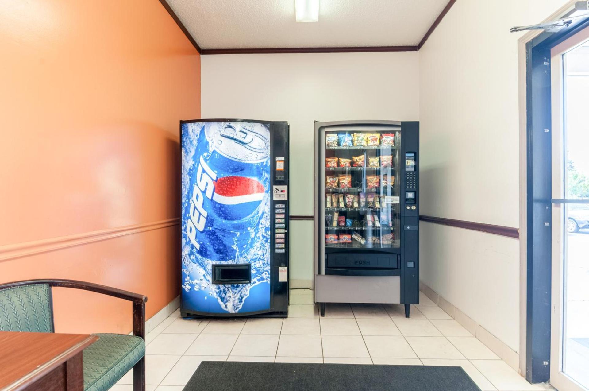 Motel 6-Southgate, MI - Detroit photo 47