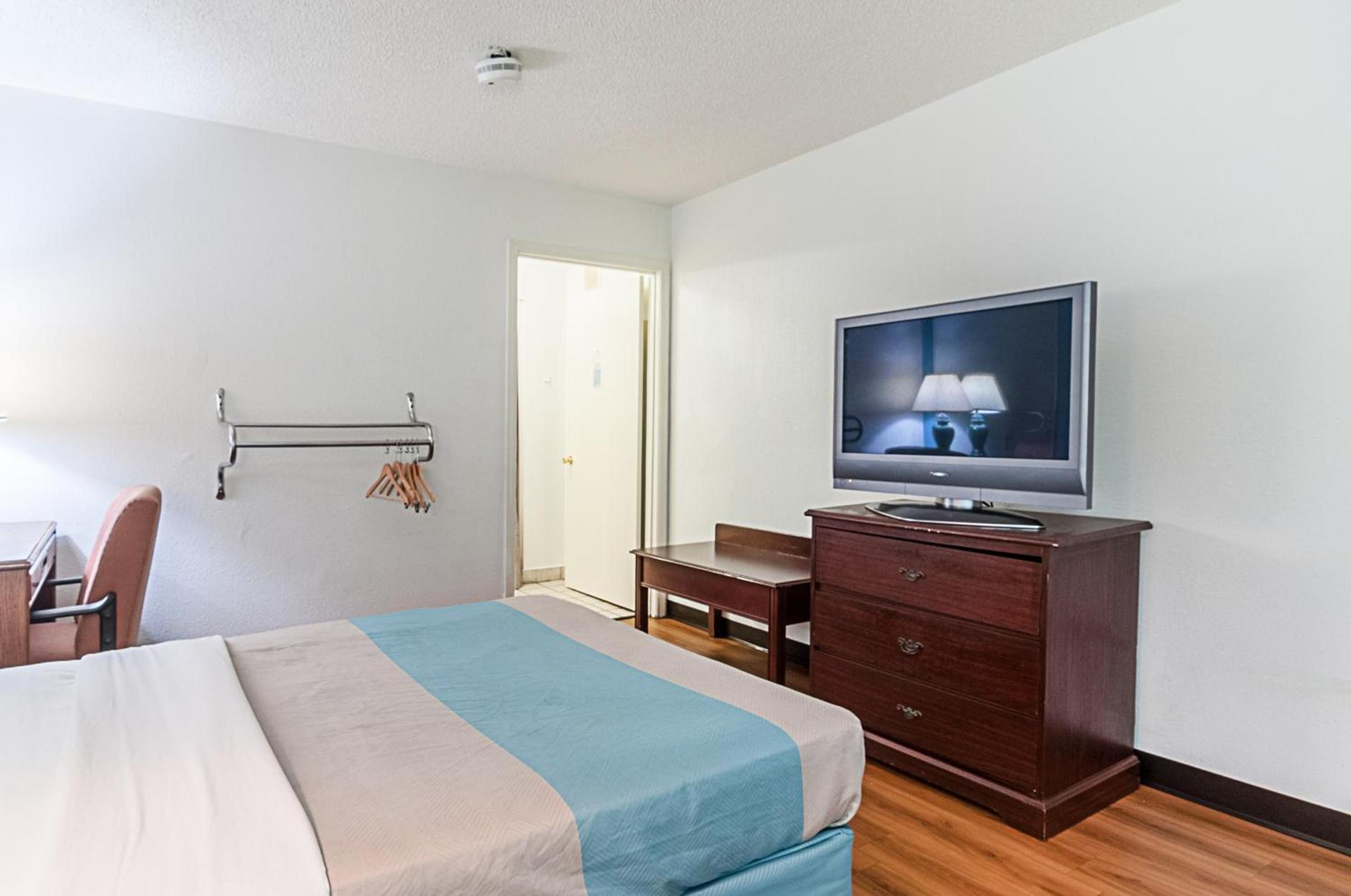 Motel 6-Southgate, MI - Detroit photo 23