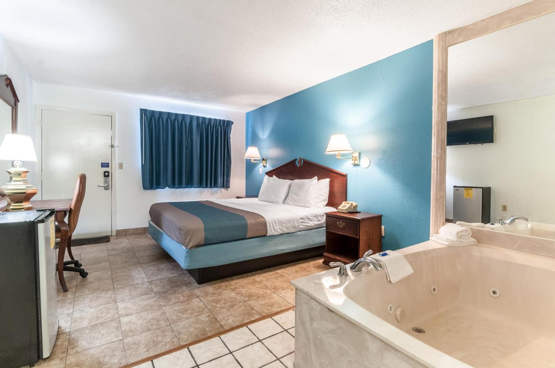 Motel 6-Southgate, MI - Detroit photo 26