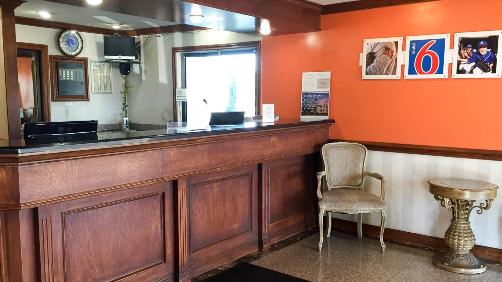 Motel 6-Southgate, MI - Detroit photo 11