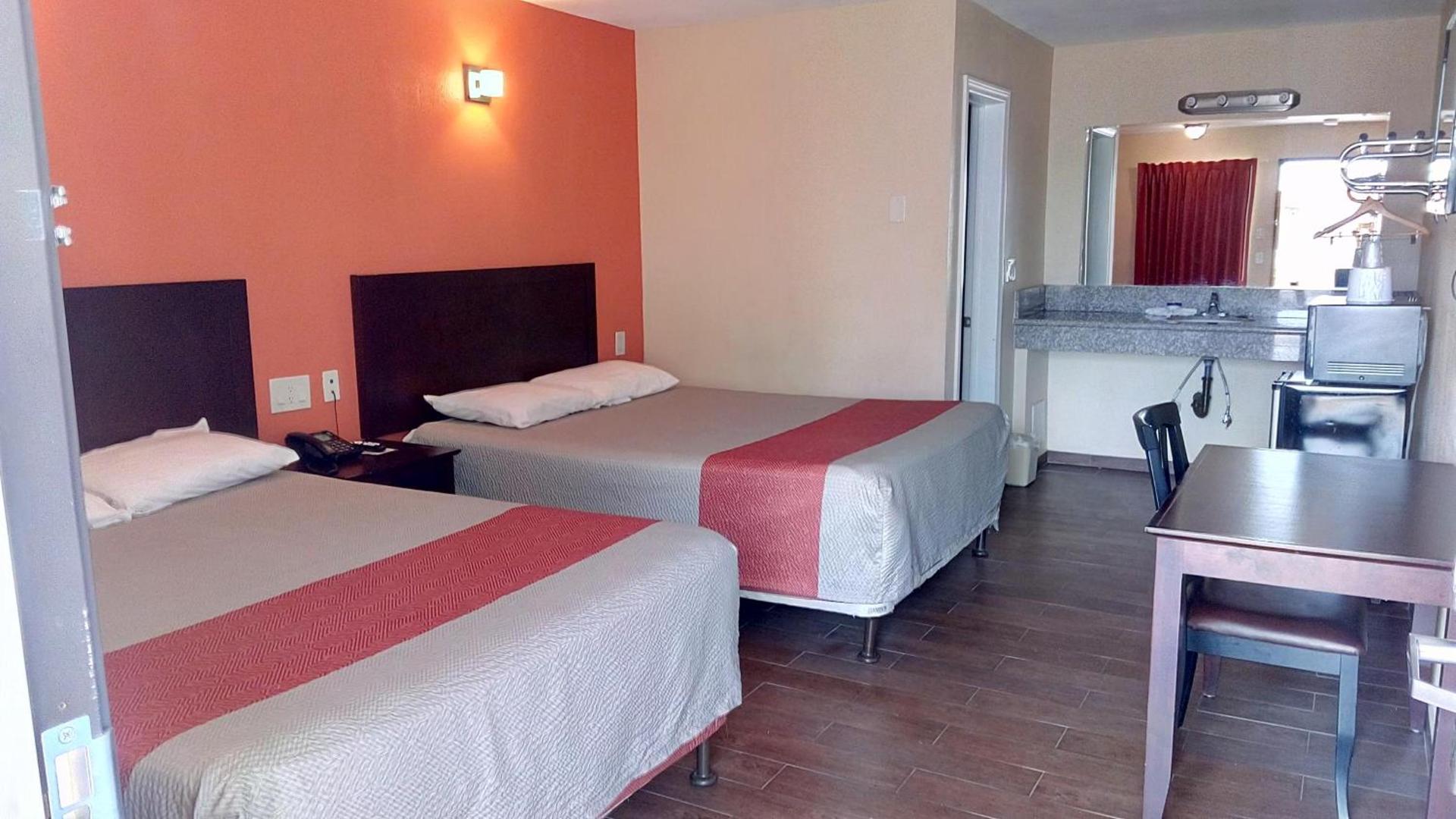 Motel 6-Blythe, CA - South photo 32