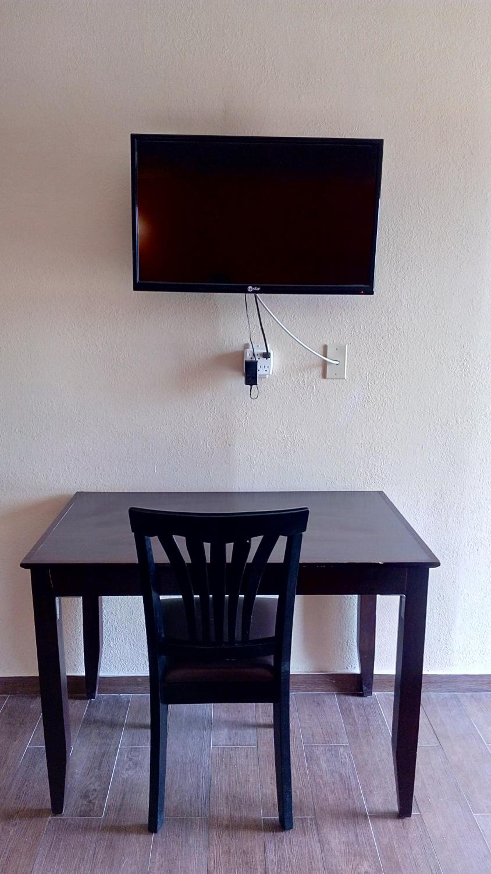 Motel 6-Blythe, CA - South photo 33