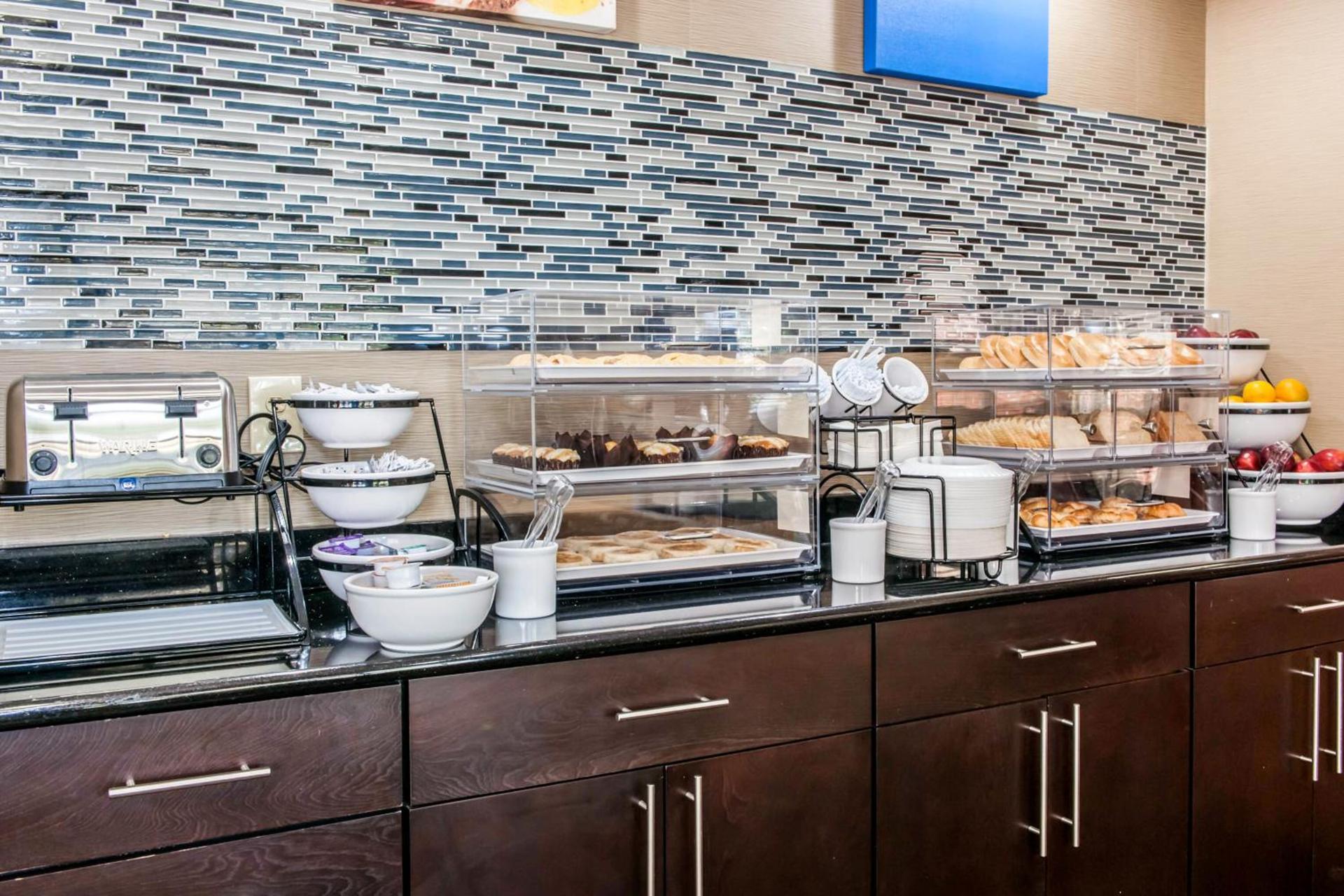Comfort Inn Blue Ash North photo 26
