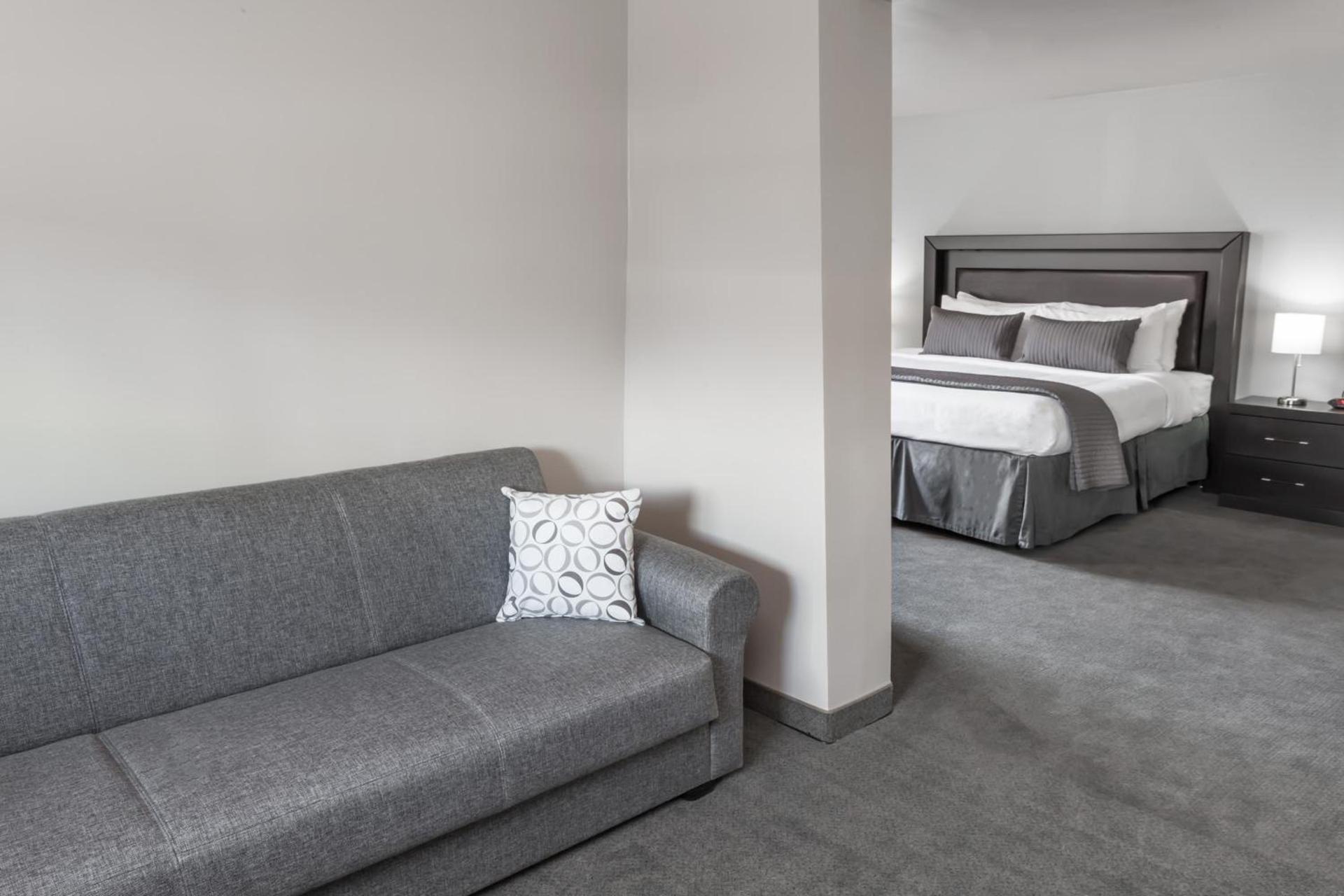 Baymont by Wyndham Glenview photo 2