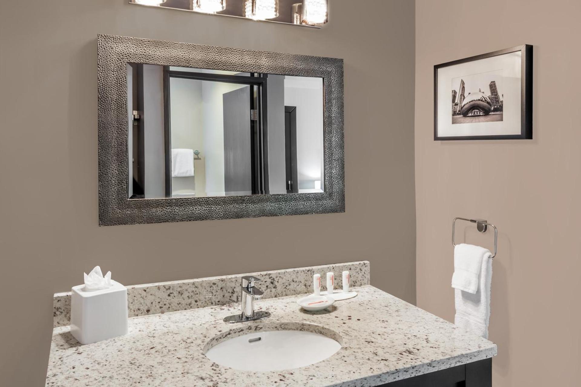 Baymont by Wyndham Glenview photo 13