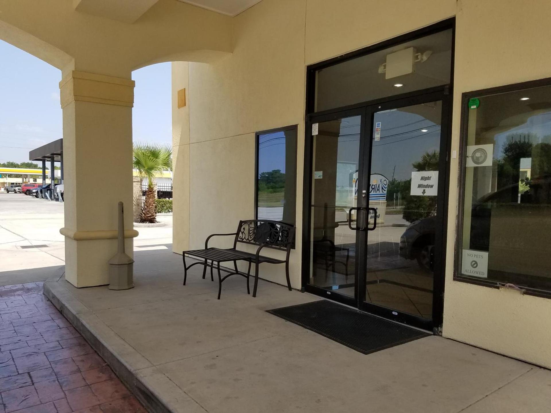 Airway Inn - IAH Airport photo 7