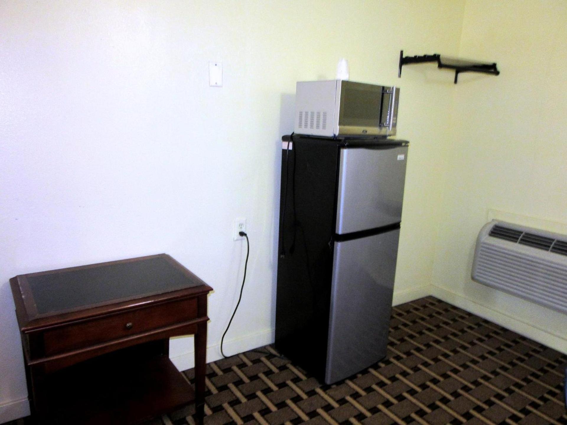 Budget Host Inn photo 17