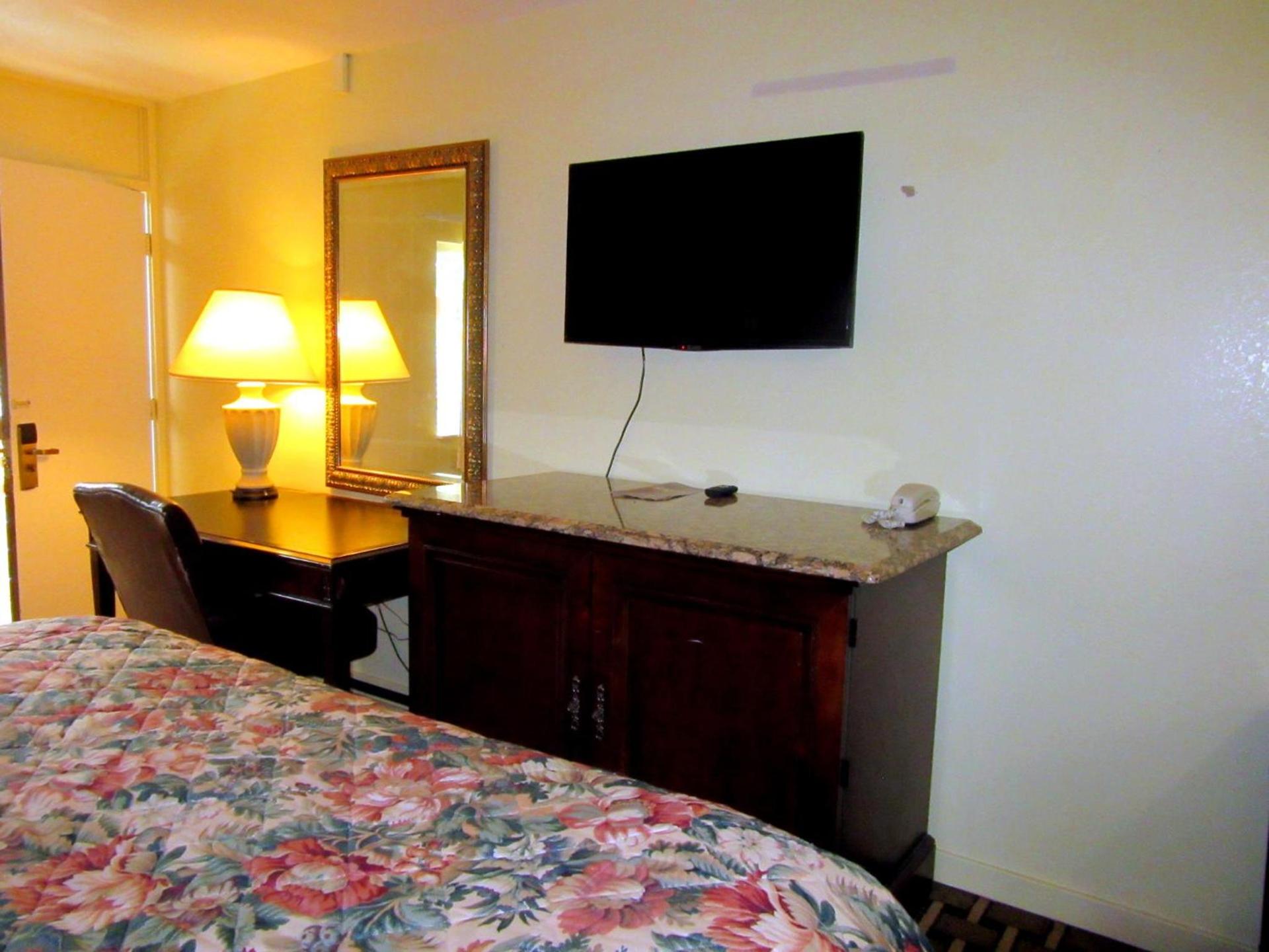 Budget Host Inn photo 15