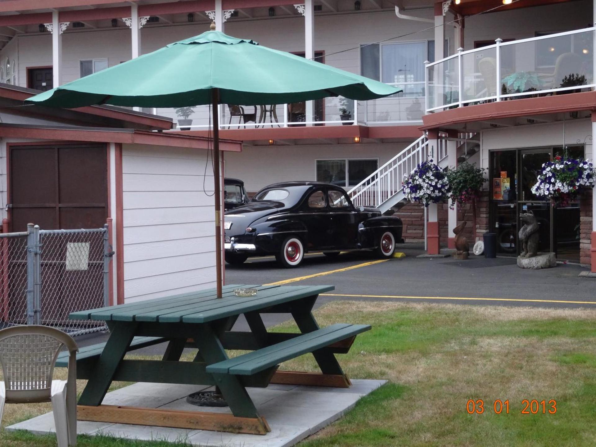 Breakers Boutique Inn photo 32