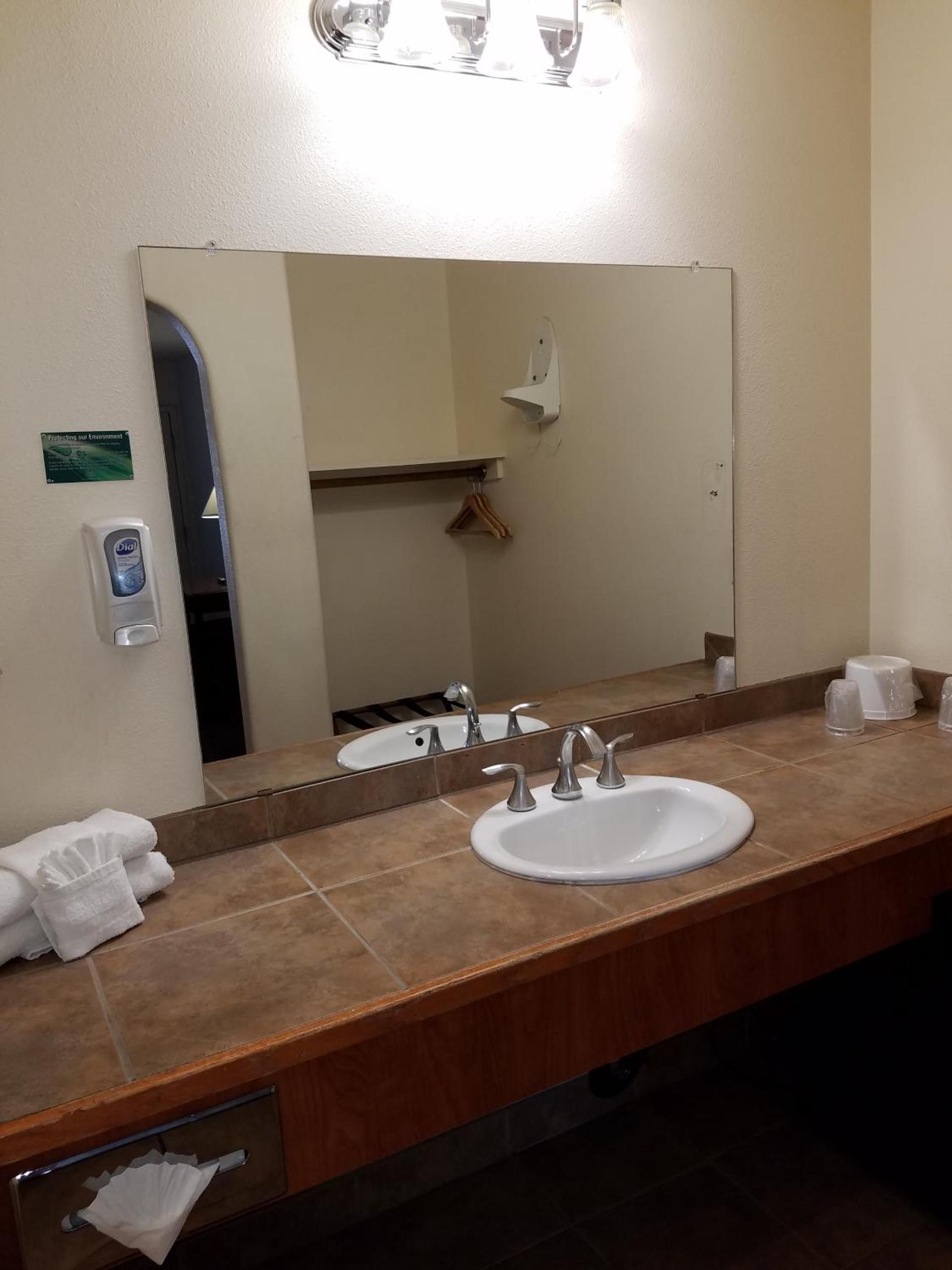 Premier Inns Tolleson photo 10