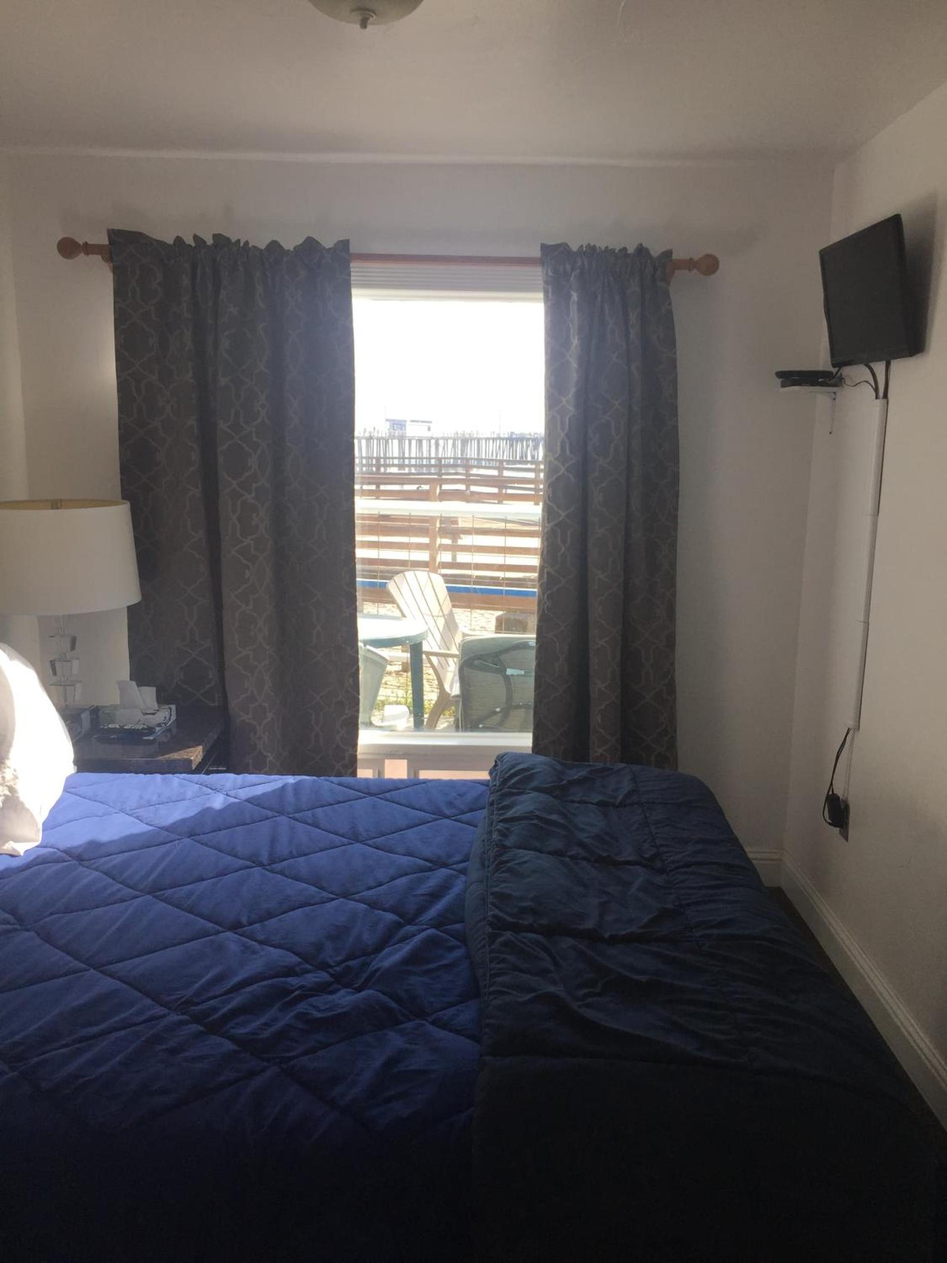 Dolphin Cove Motel photo 31