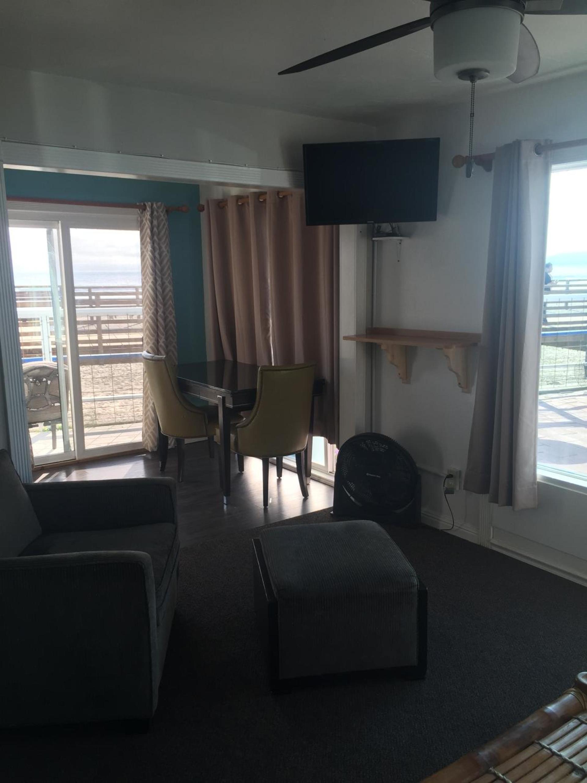 Dolphin Cove Motel photo 27