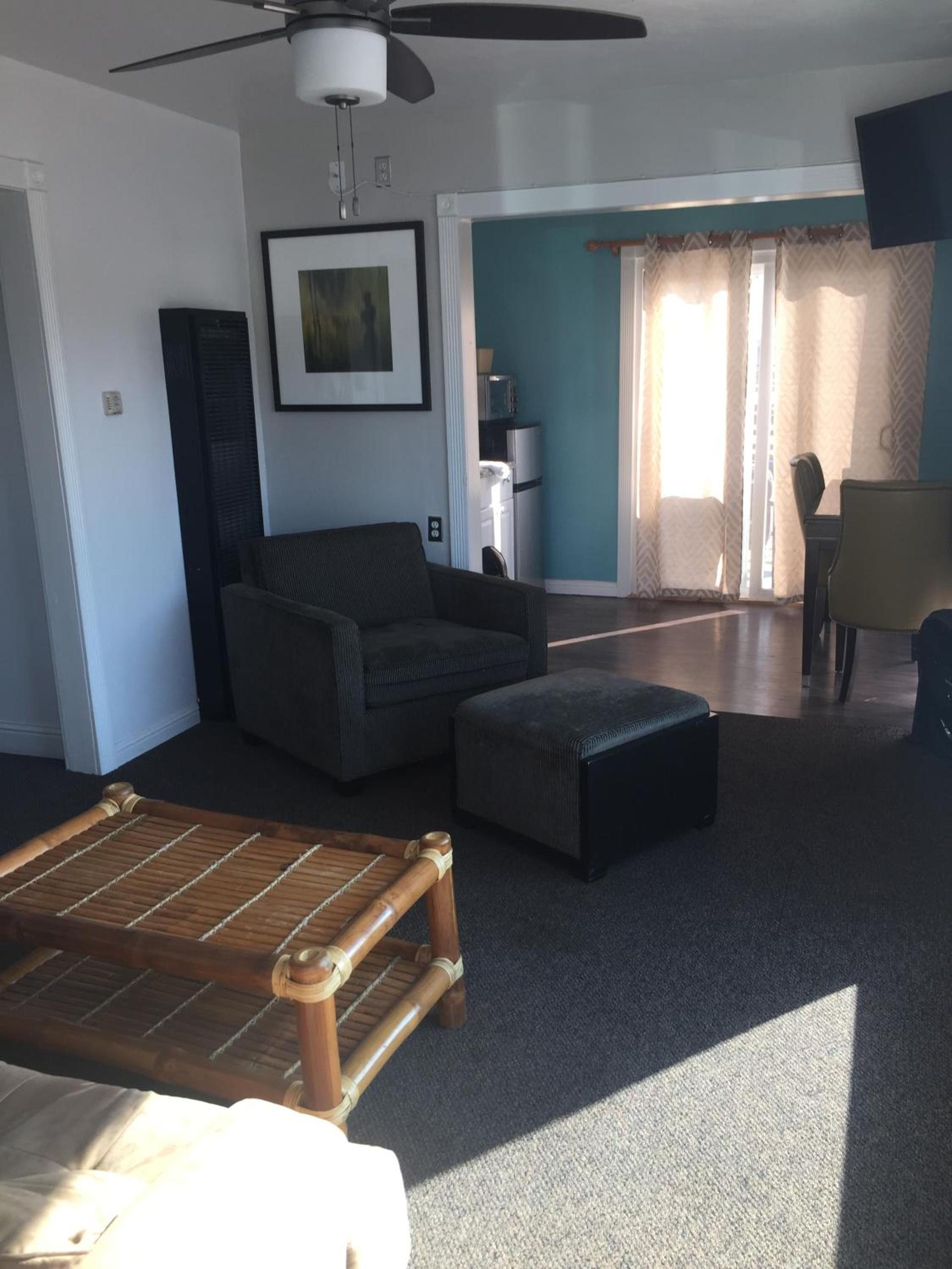 Dolphin Cove Motel photo 30