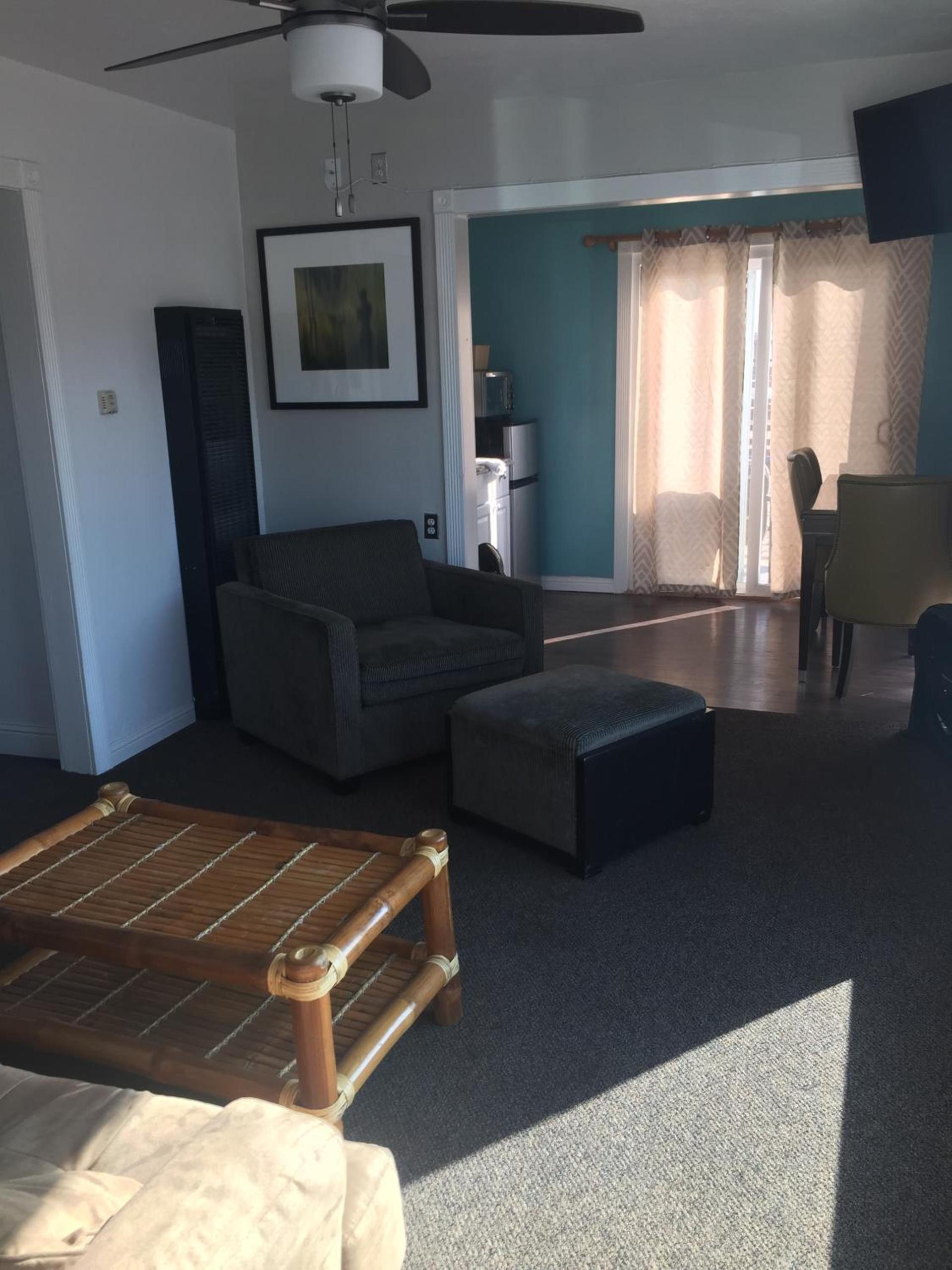 Dolphin Cove Motel photo 29