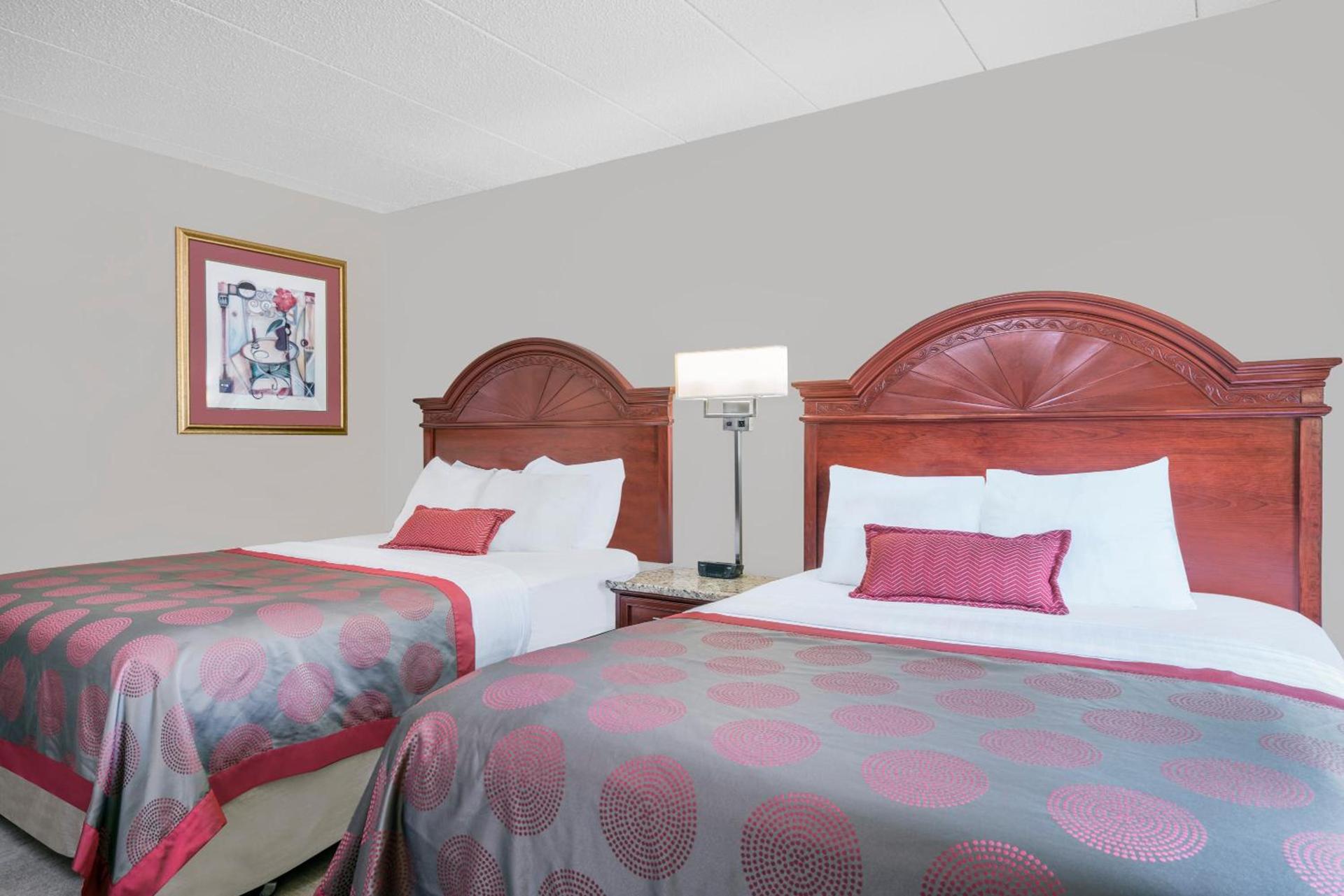 Ramada by Wyndham Minneapolis Golden Valley photo 4