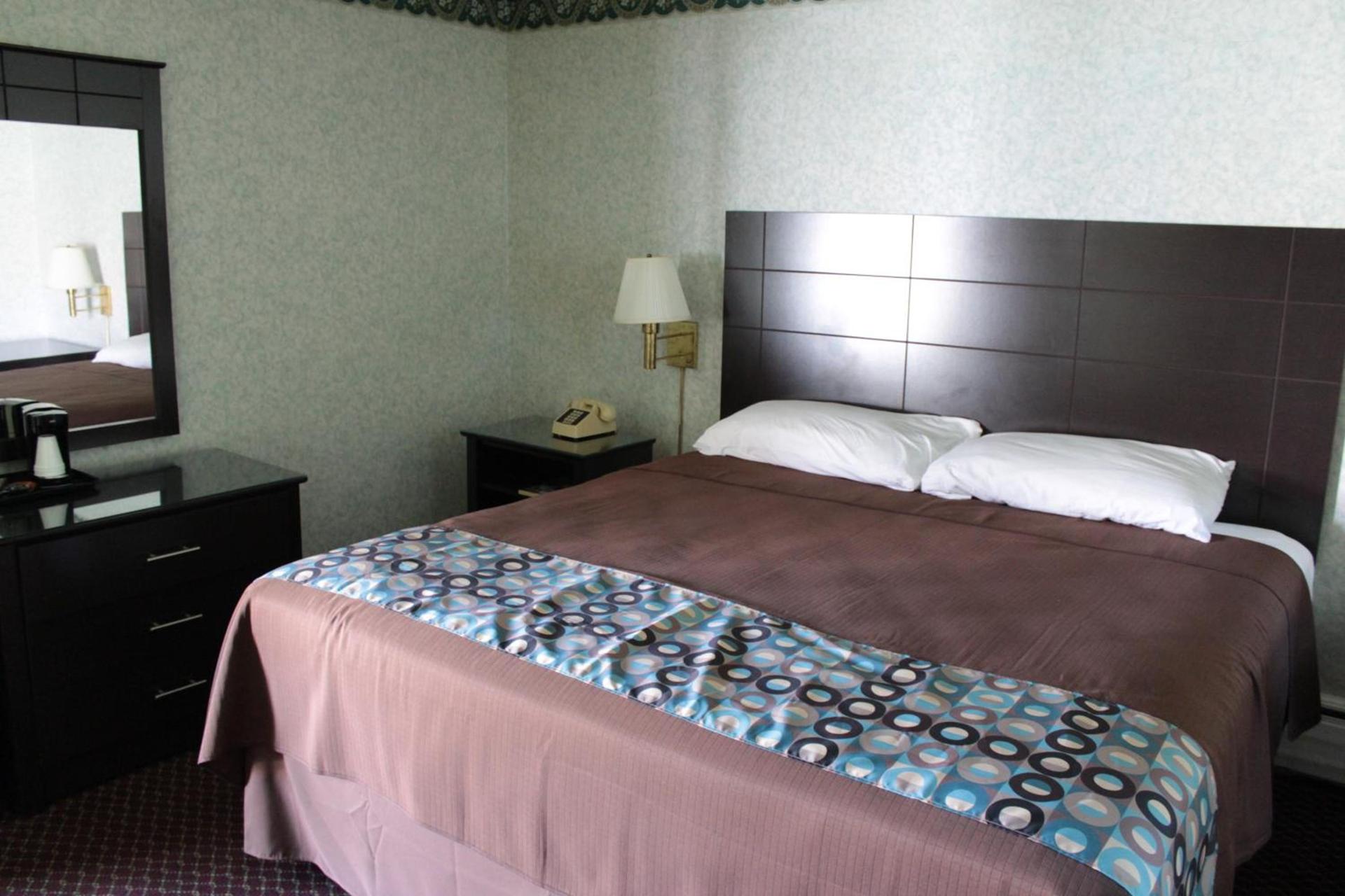 Wagon Wheel Inn photo 11