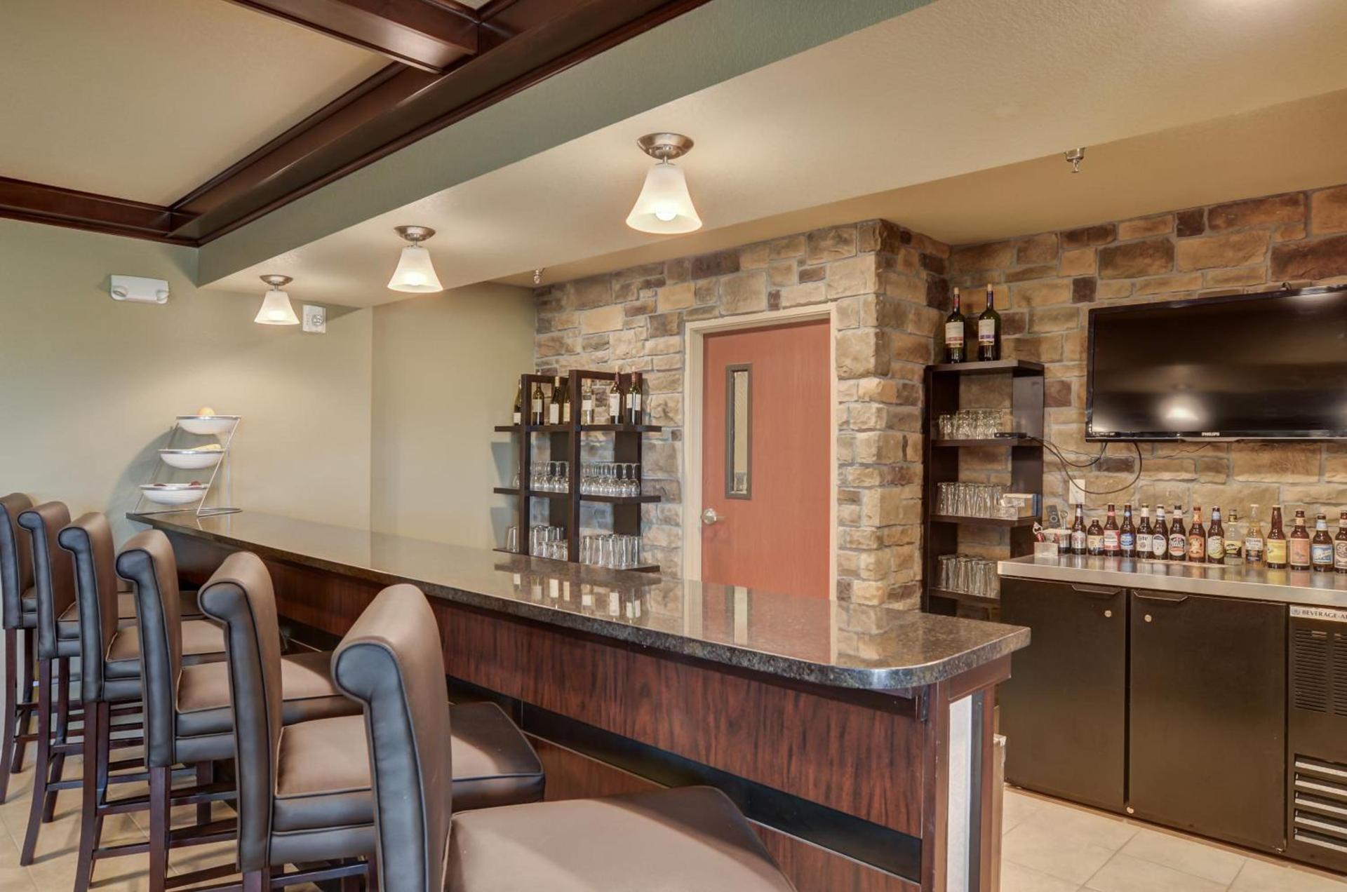 Cobblestone Inn & Suites - Ord photo 39