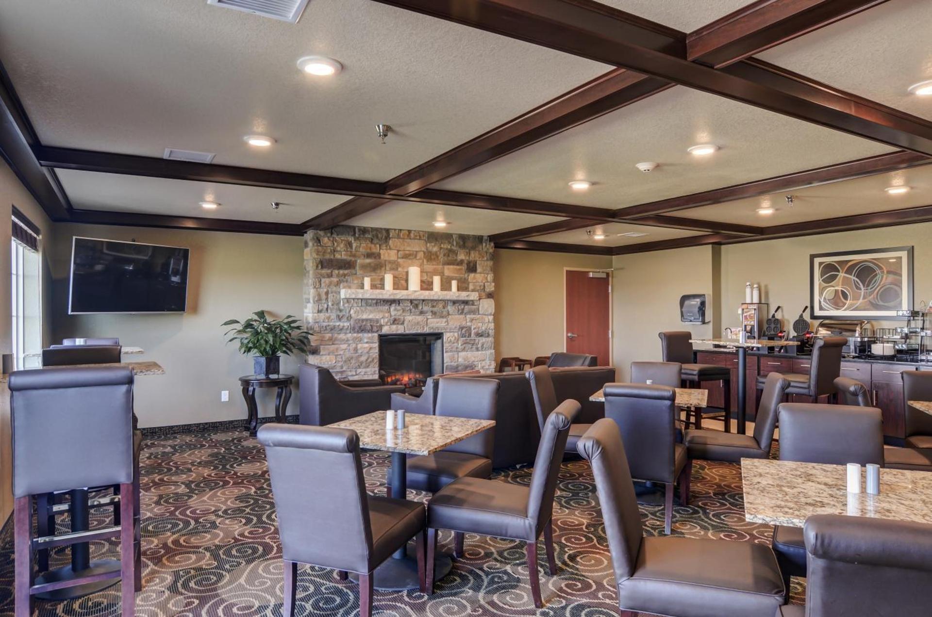 Cobblestone Inn & Suites - Ord photo 41