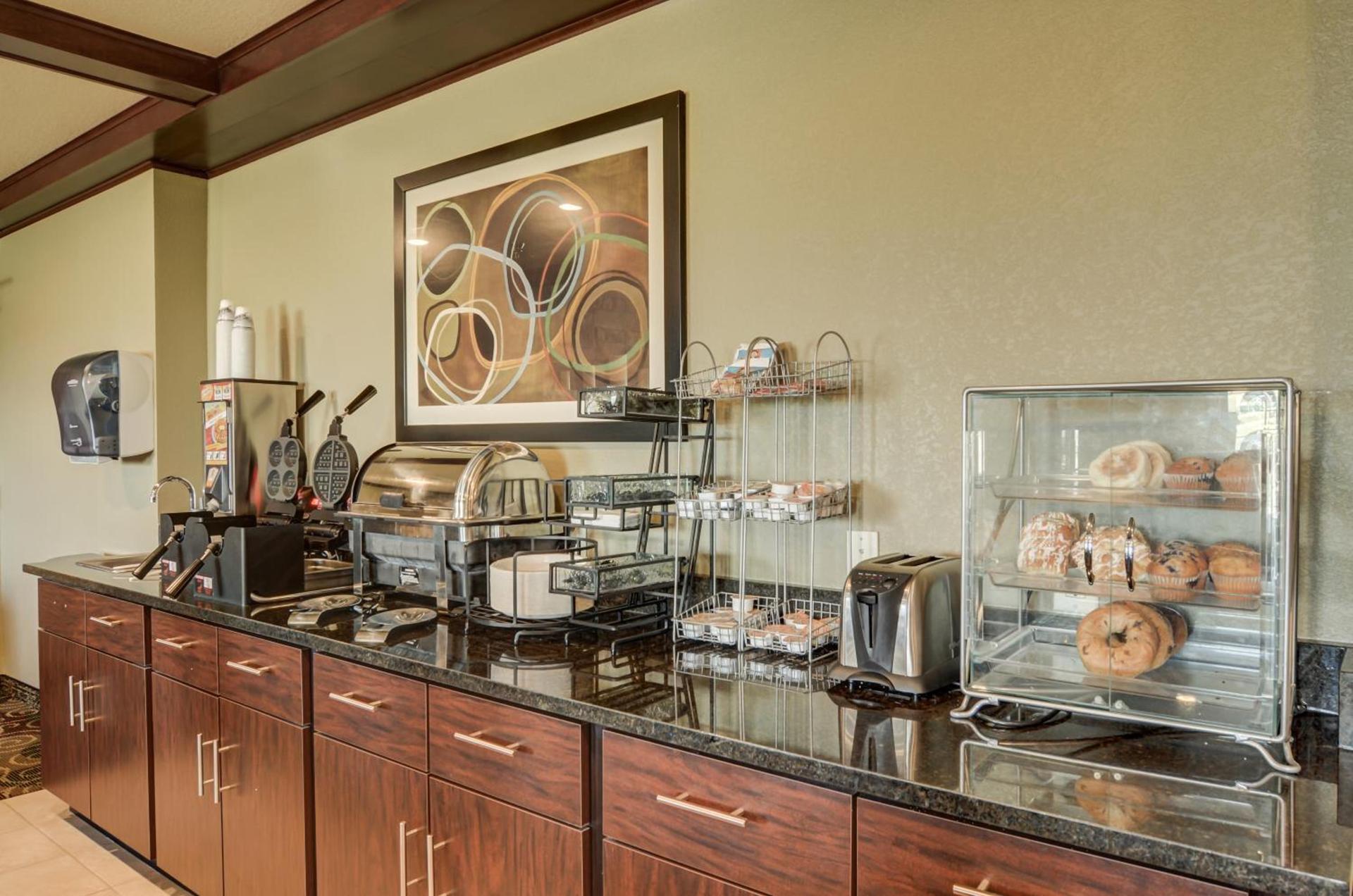 Cobblestone Inn & Suites - Ord photo 43
