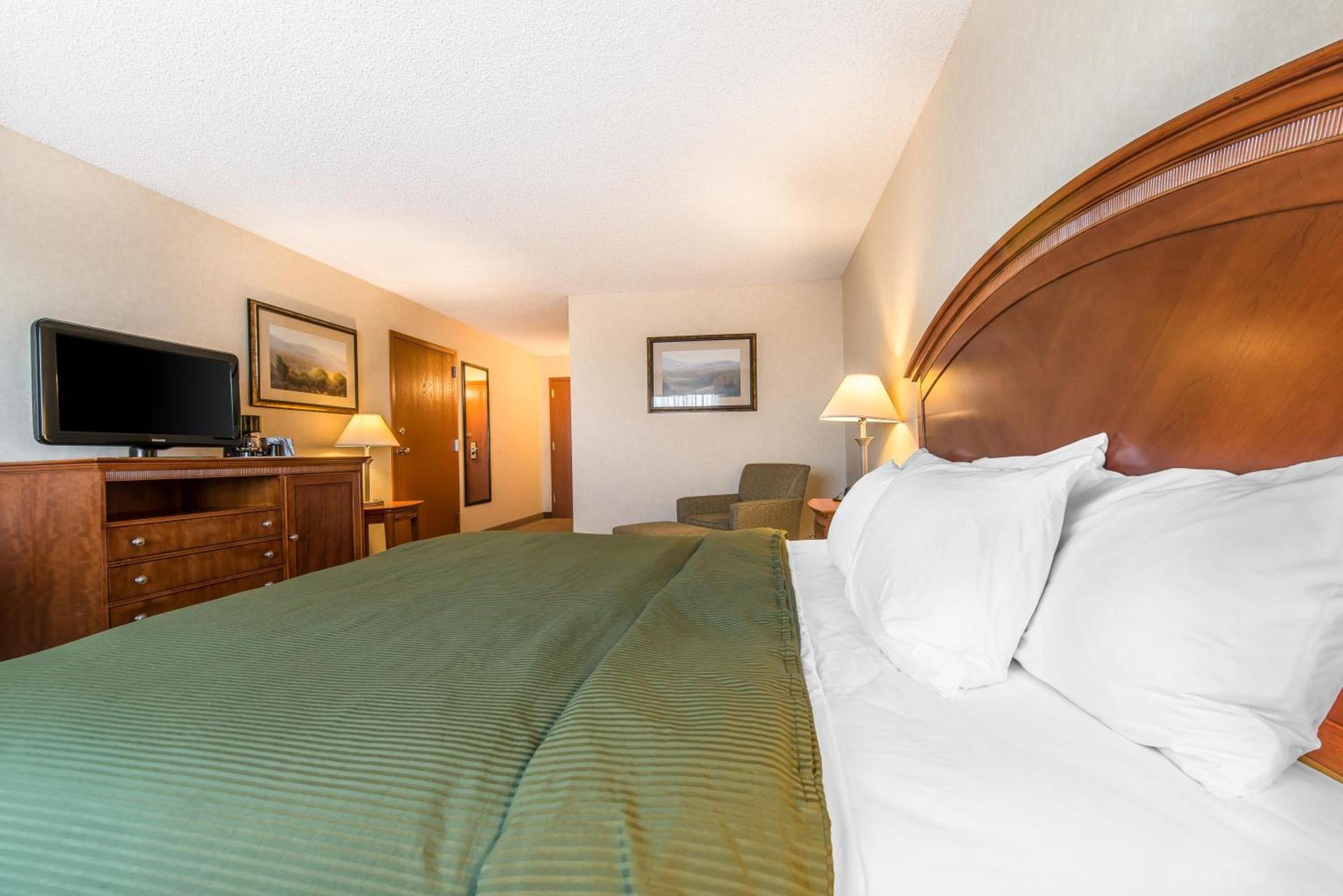 Baymont by Wyndham Fort Morgan photo 21