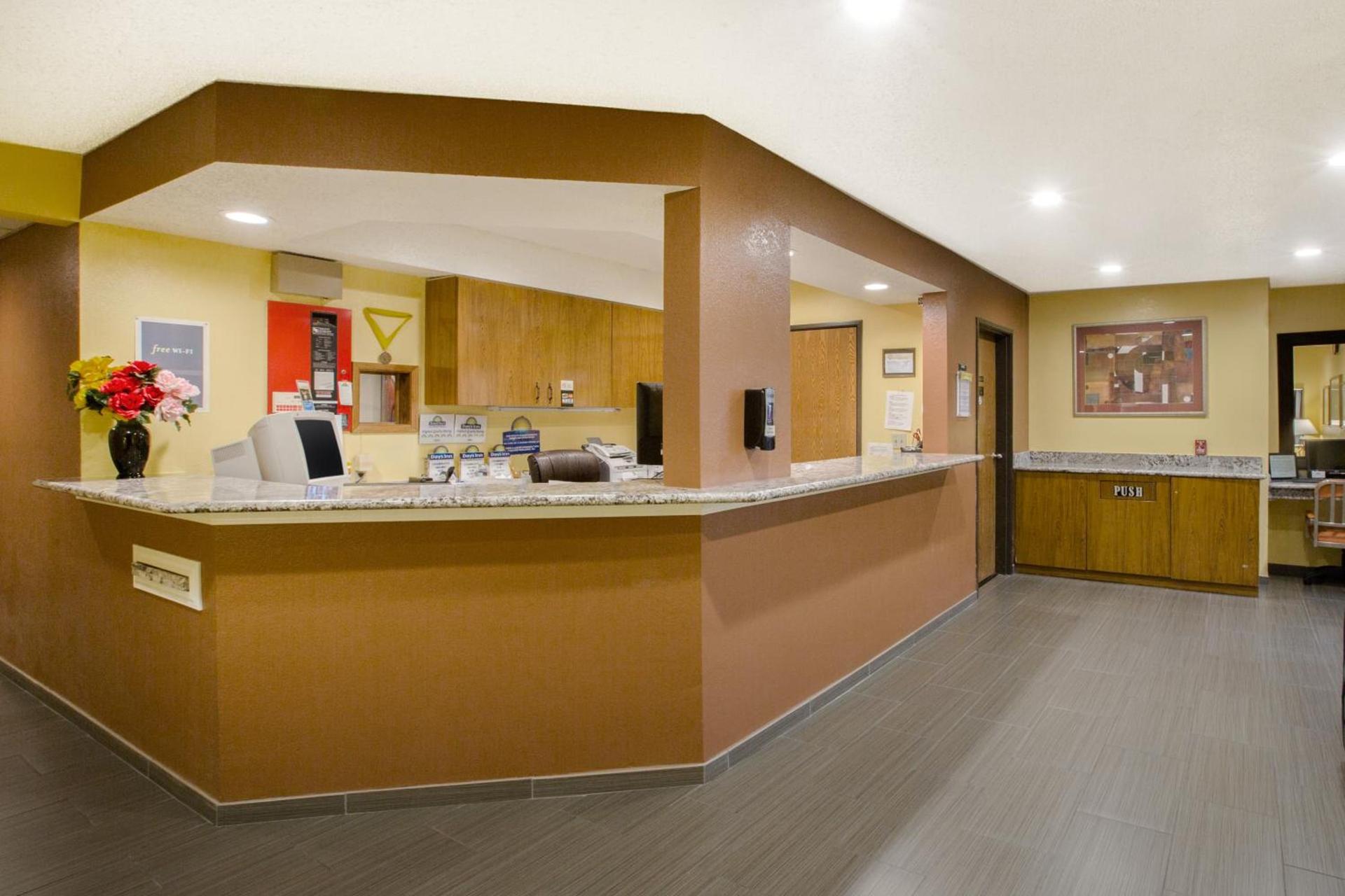 Days Inn by Wyndham Fremont photo 16