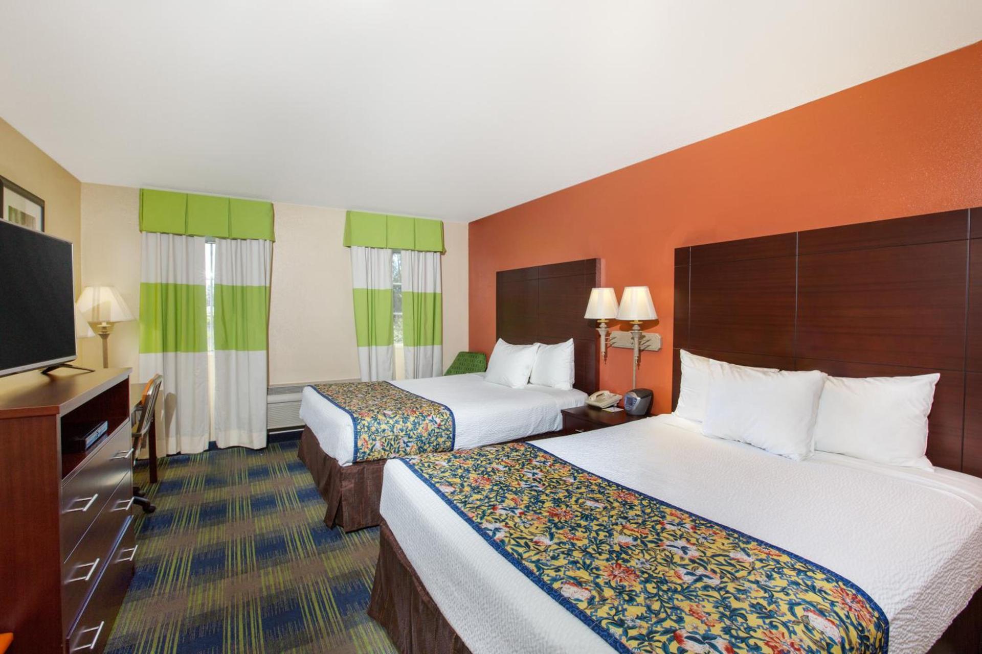 Days Inn by Wyndham Fremont photo 19