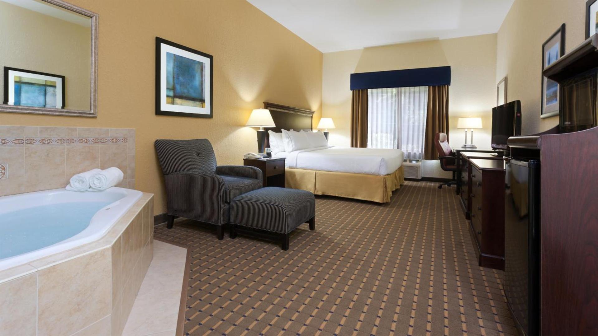 Holiday Inn Express and Suites Allentown West by IHG photo 9