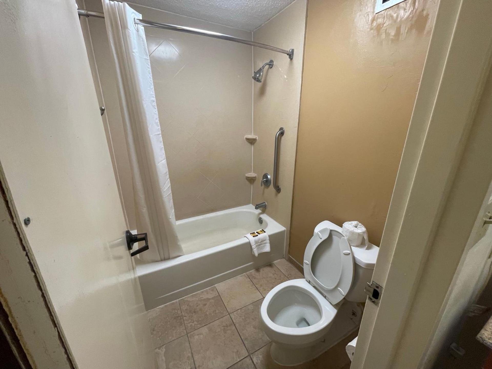 Millennium Inn photo 9