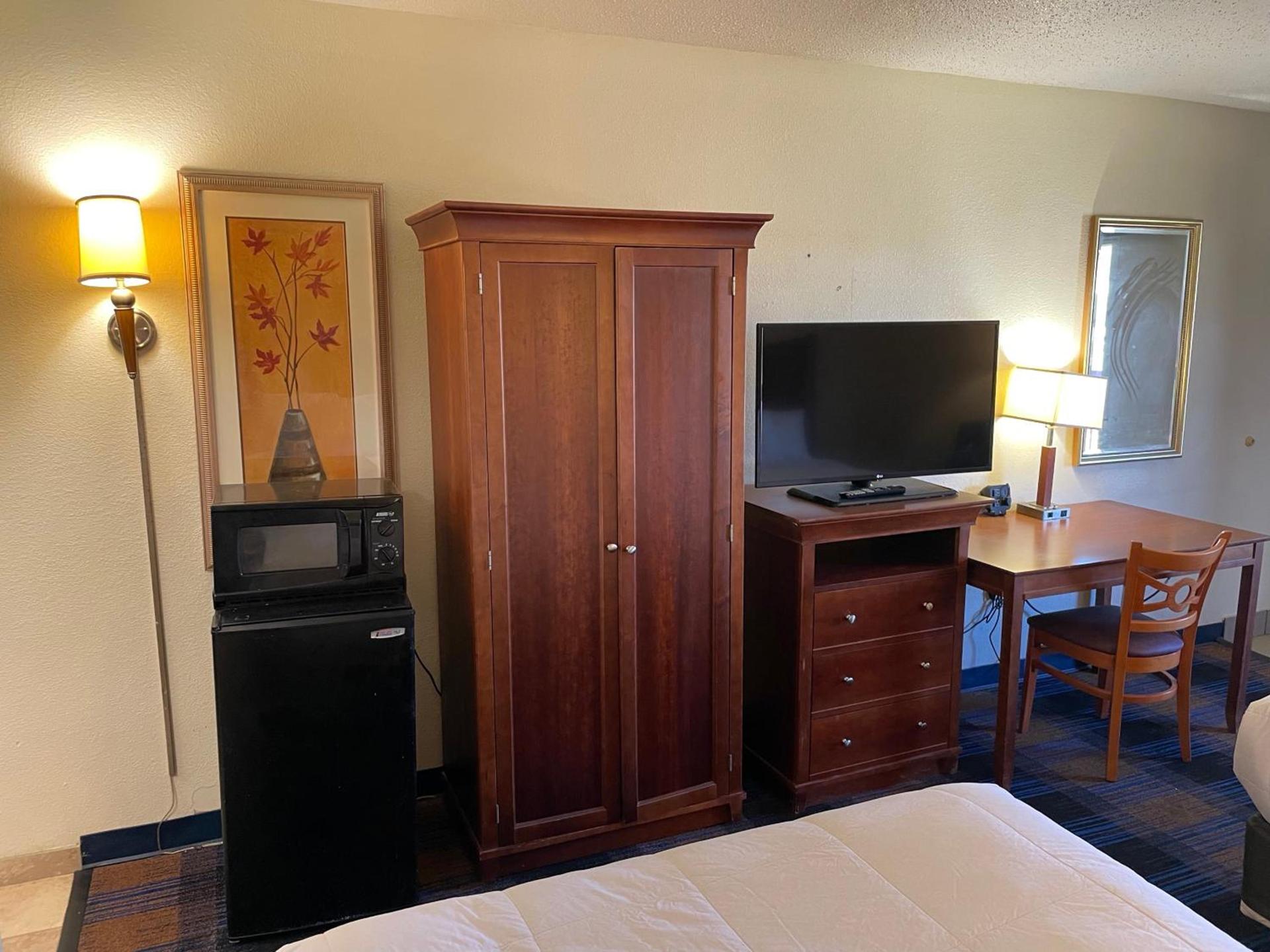 Millennium Inn photo 2