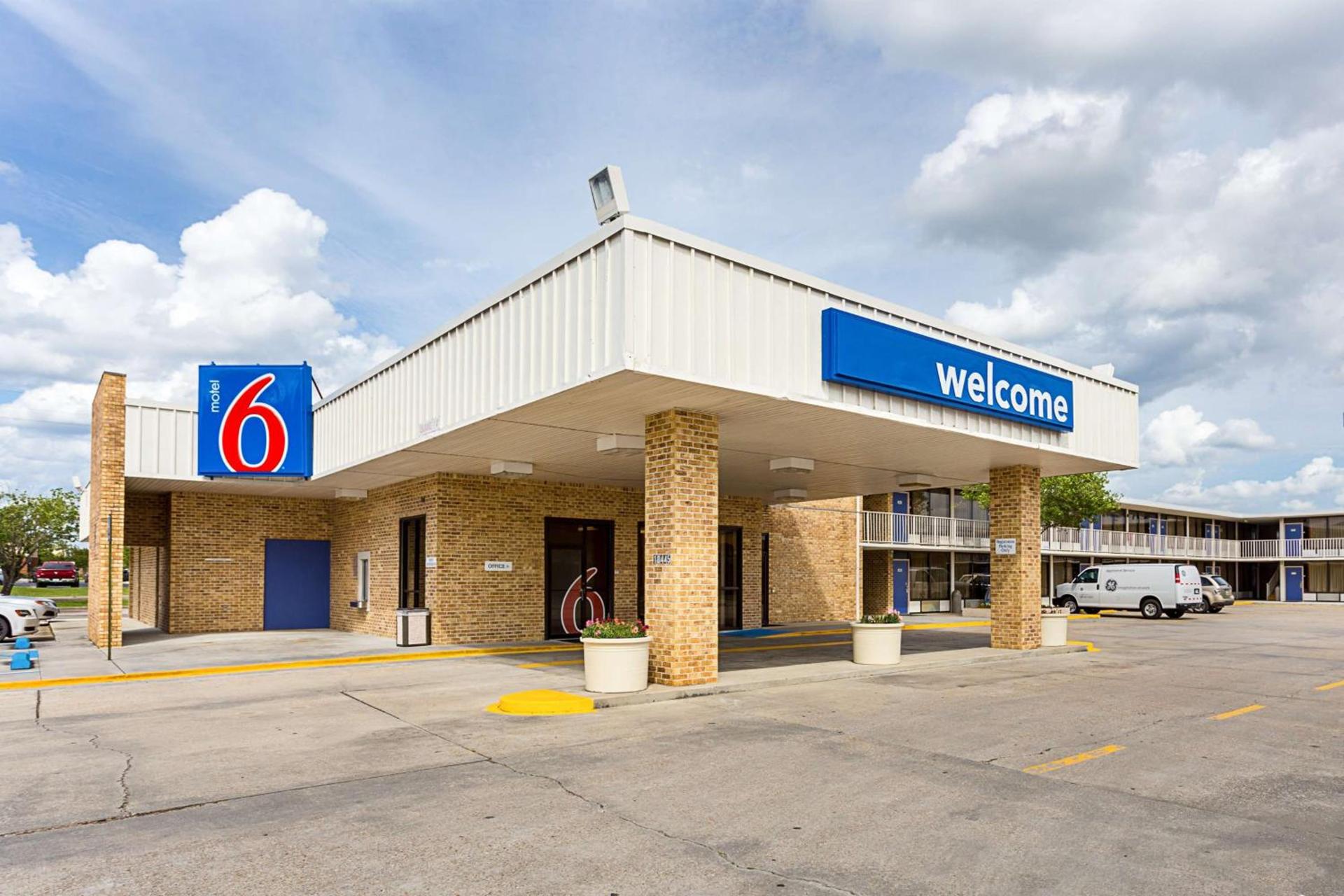 Motel 6 Baton Rouge Southeast photo 1